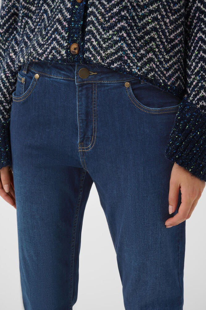 CULTURE Tali Milo Ami Jeans for damer, kvinnelige underdeler i blå denim, viser passform og detaljer.
