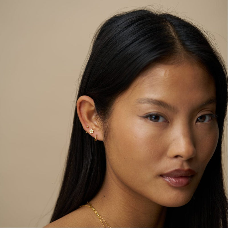 ORELIA Crystal flower & micro hoop earring pack - Farmor Ingvarda