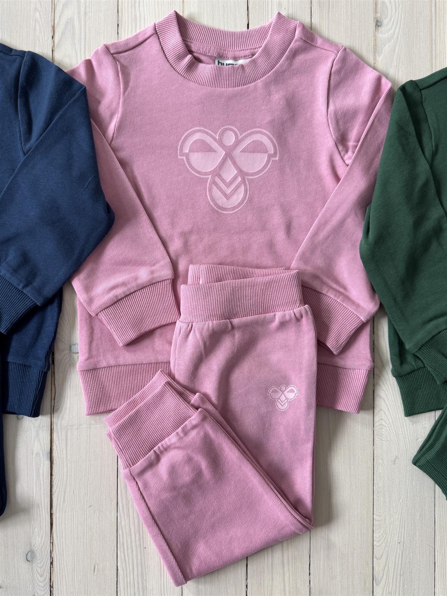 HUMMEL 0-4ÅR Jersey Crewsuit Bee Rosa