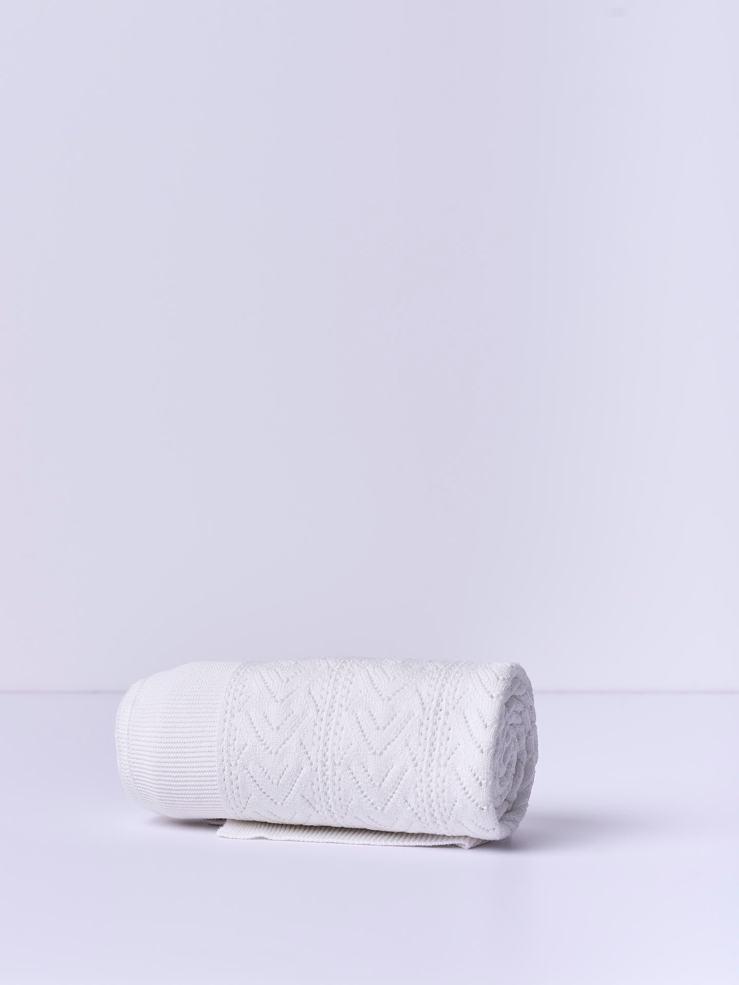 WEDOBLE Babyteppe m/heklemønster Hvit