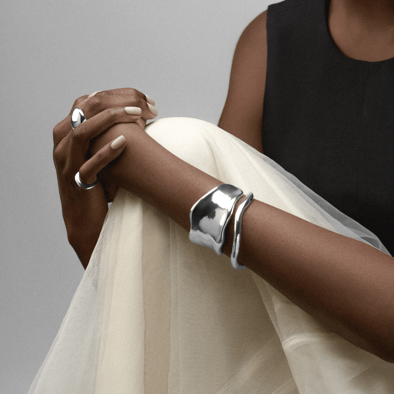ORELIA Statement organic molten metal cuff Silver - Farmor Ingvarda