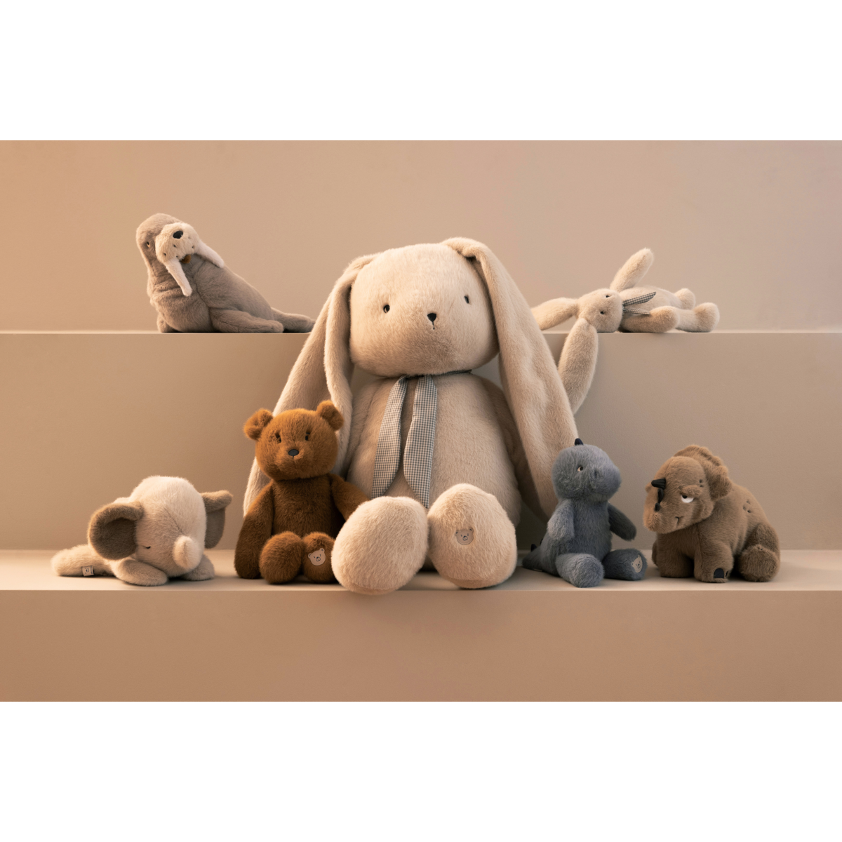 LIEWOOD Bernis Rabbit Teddy,50cm sittende høyde Sand