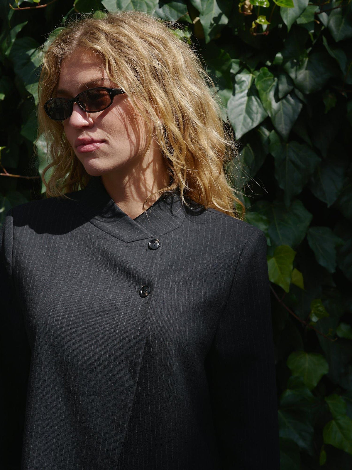 NEO NOIR Tiria Slim Pinstripe Blazer