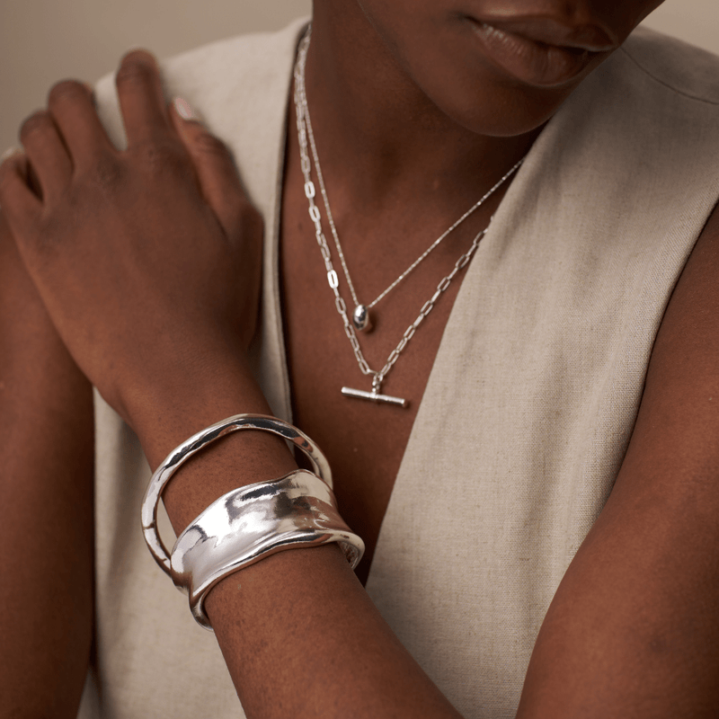 ORELIA Statement organic molten metal cuff Silver - Farmor Ingvarda