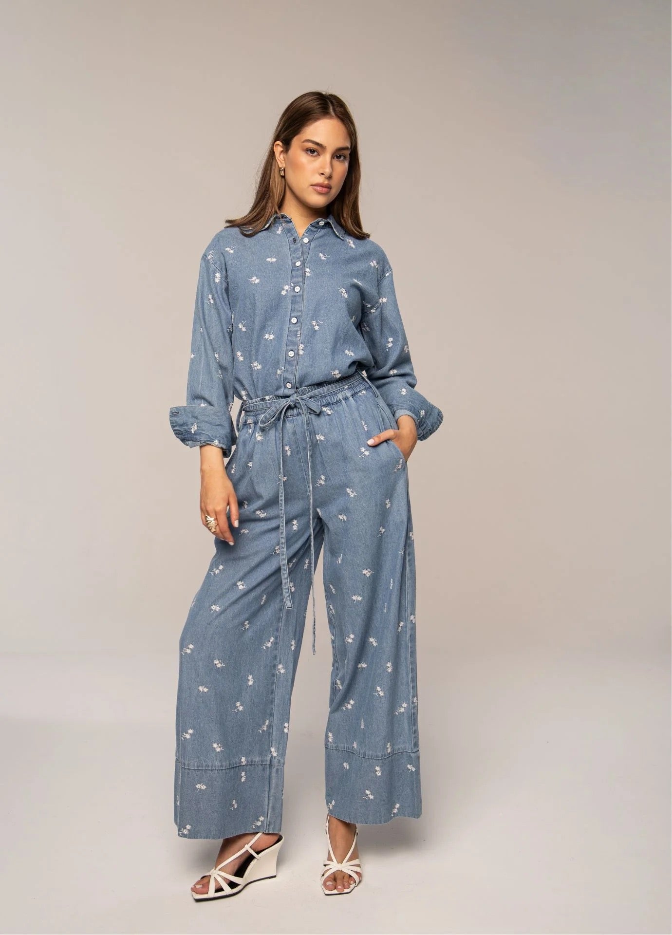 MISSMAYA Elida Embroidered Pant Denim (PRESALE)