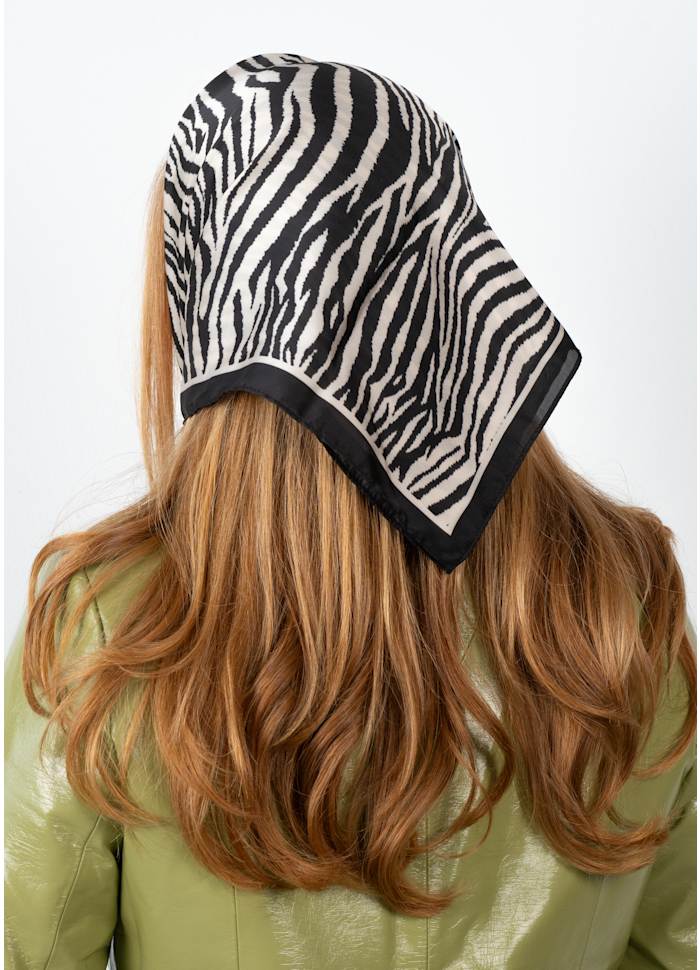 SUI AVA Zebra Scarf