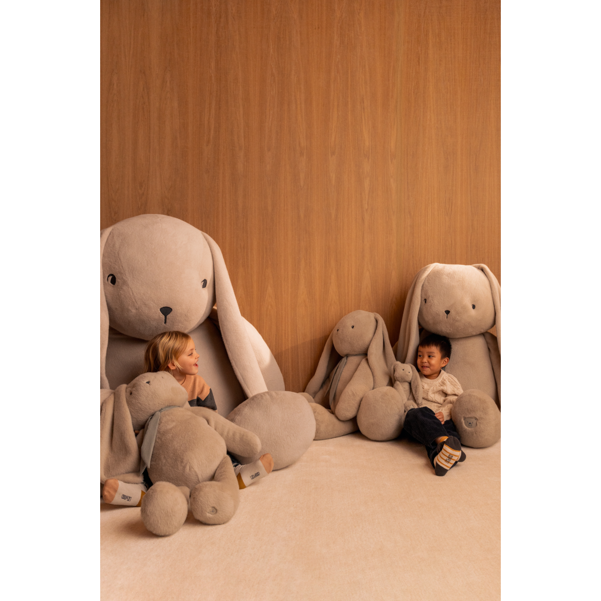 LIEWOOD Bernis Rabbit Teddy,50cm sittende høyde Sand