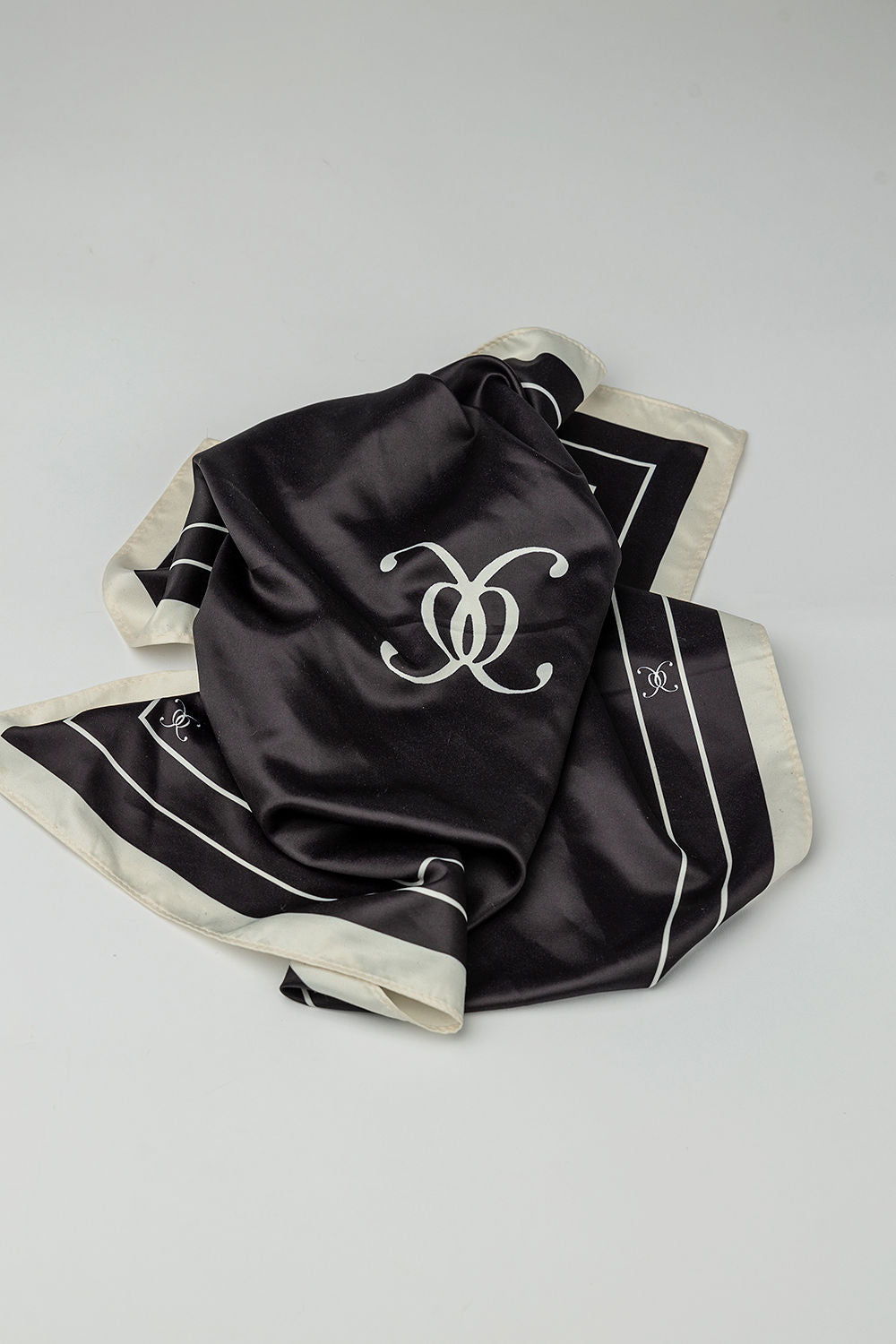 BOW 19 Elle Silk Scarf Black
