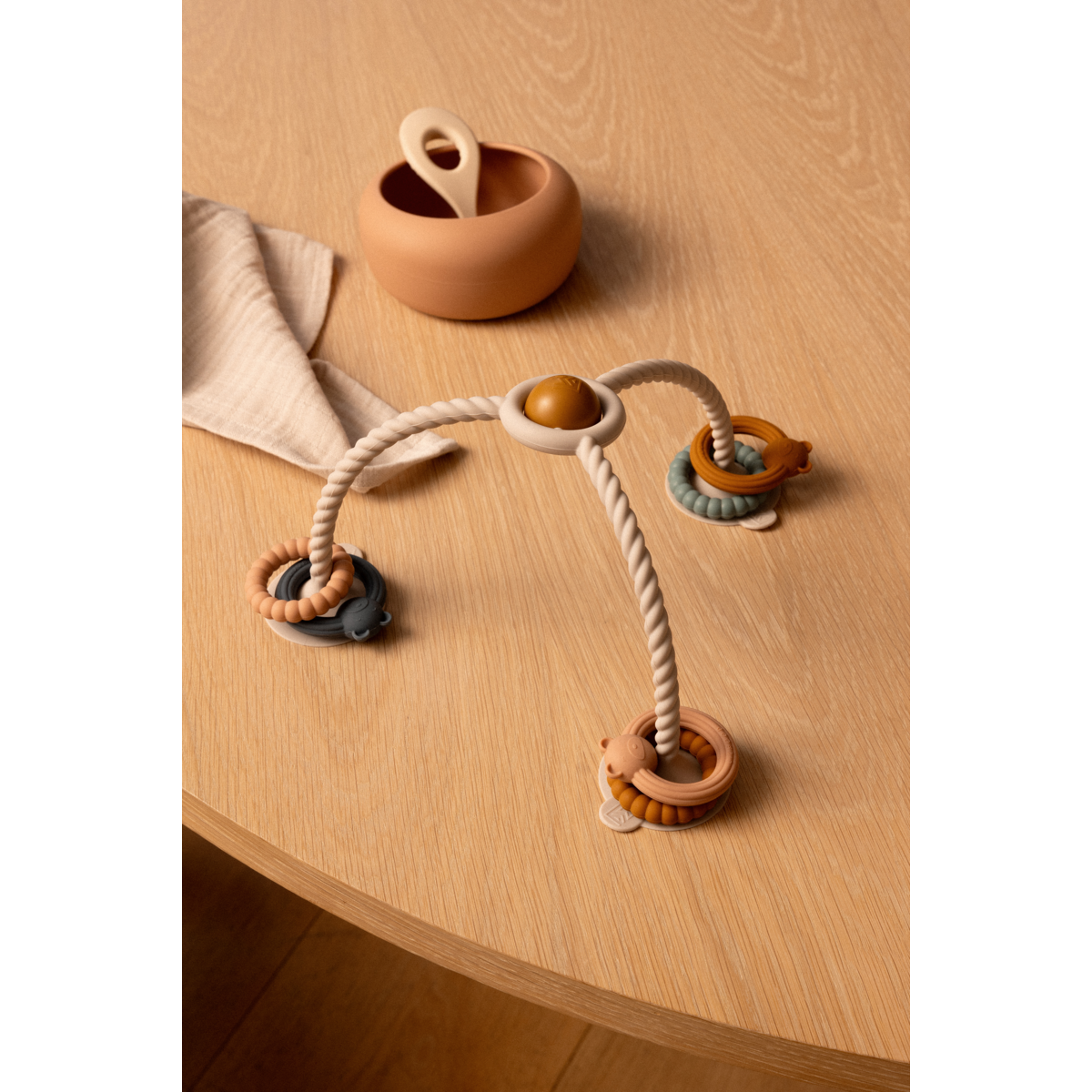 LIEWOOD Soren Babyleke m/sugekopp