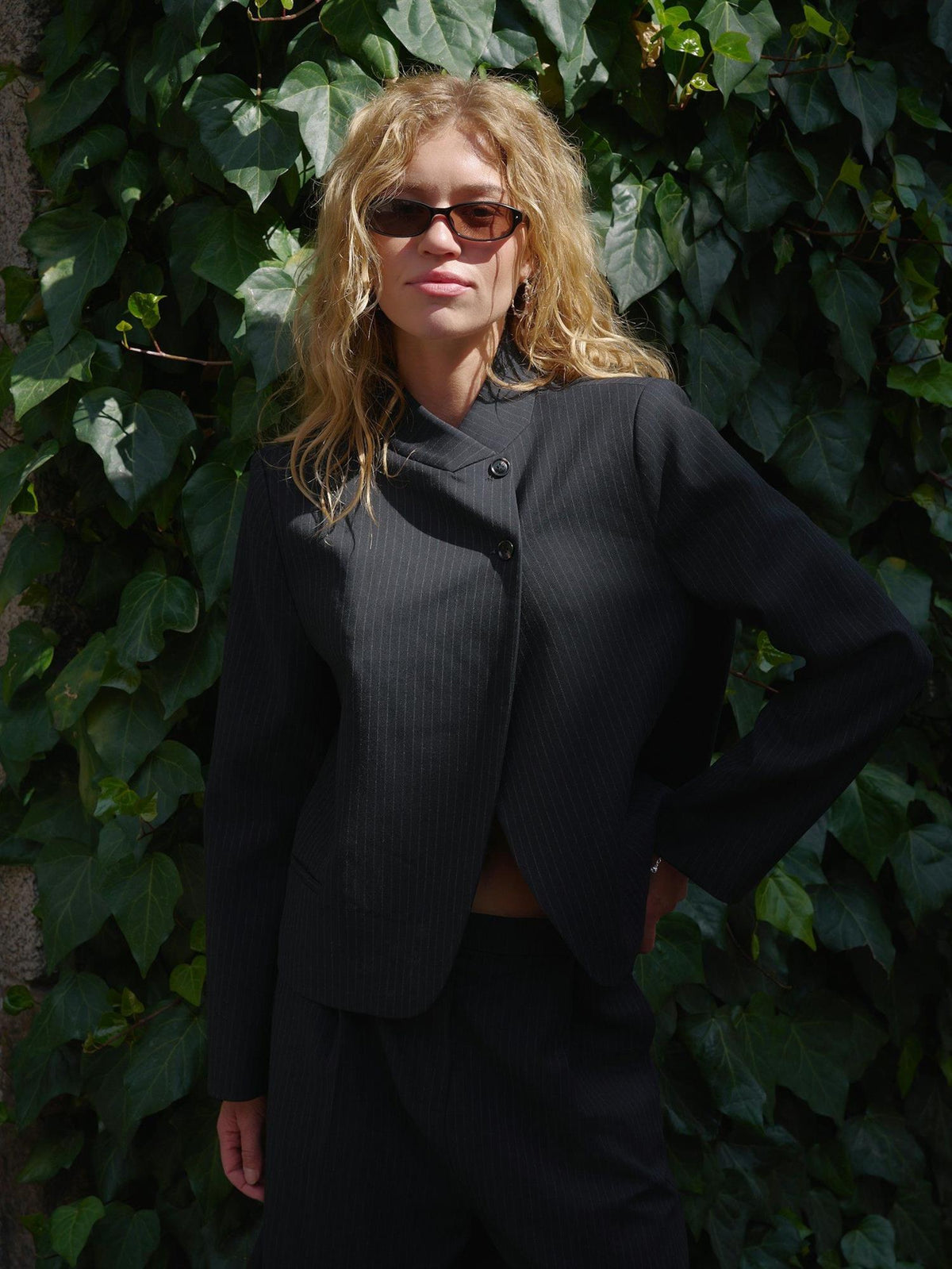 NEO NOIR Tiria Slim Pinstripe Blazer