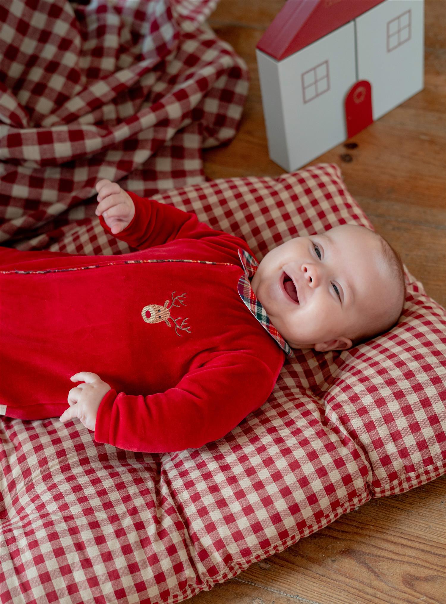 BABY GI Velourdress m/fot,Prancer Rød - Farmor Ingvarda
