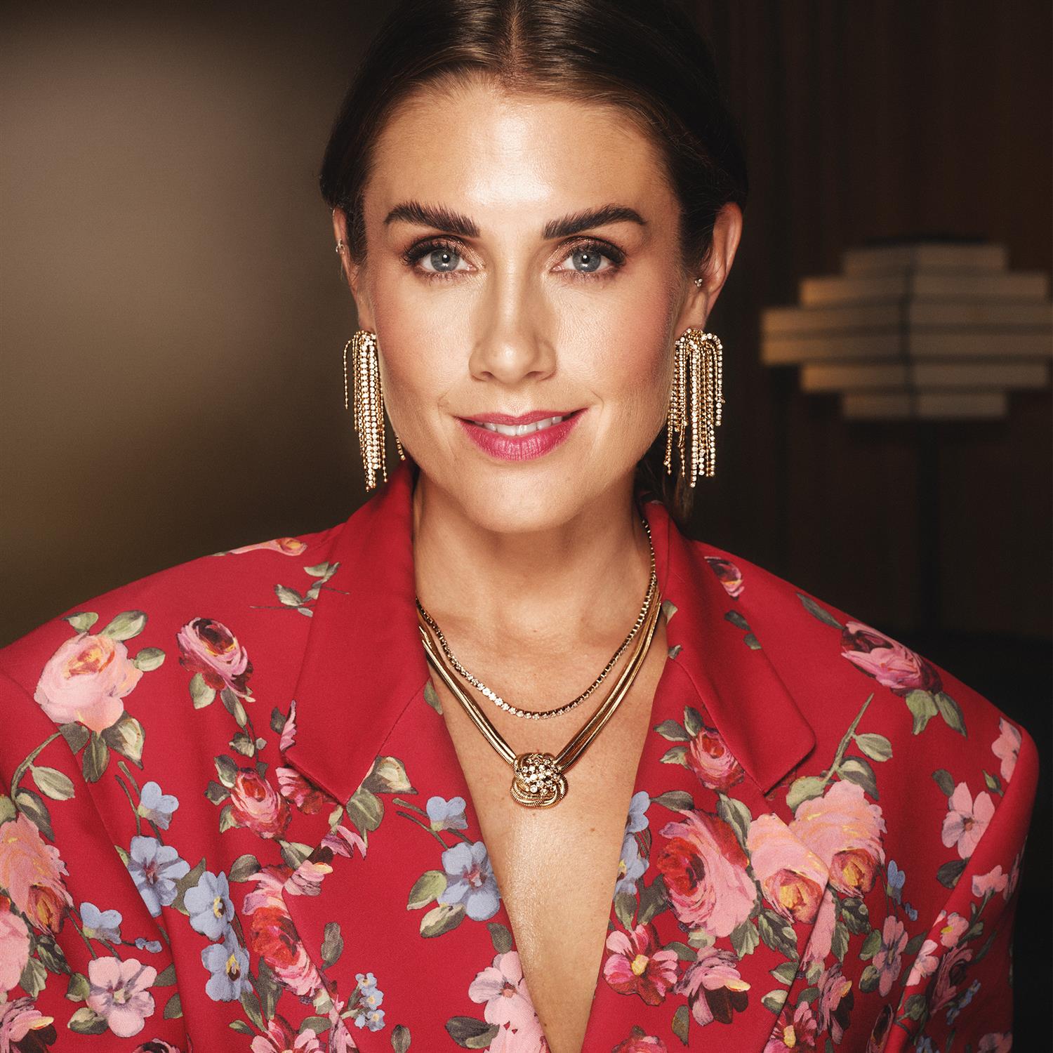 TONE DAMLI by A & C Dancing Queen kort kjede, Gull Gull