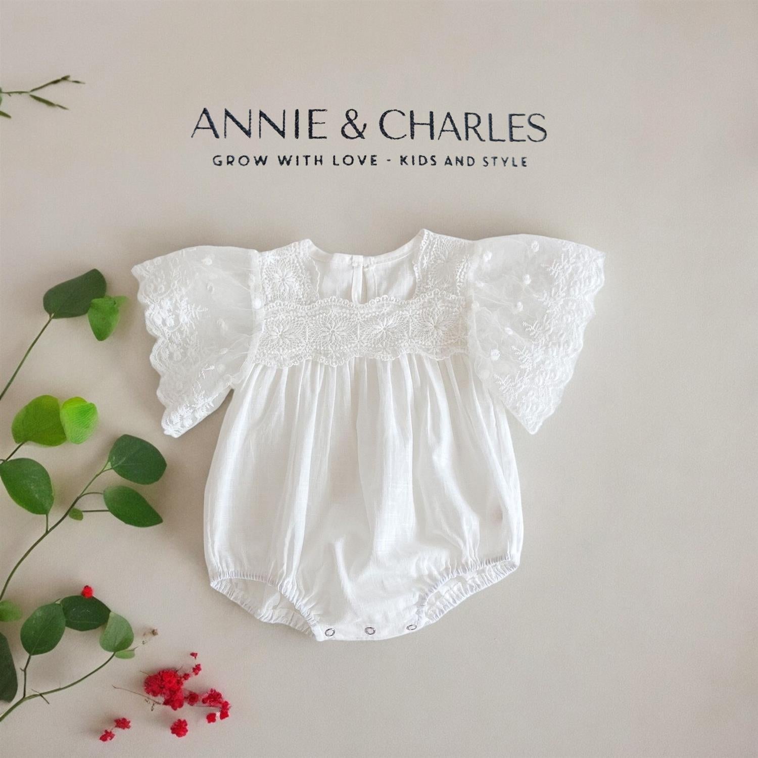 ANNIE & CHARLES Baby Bloomer Philippa Hvit