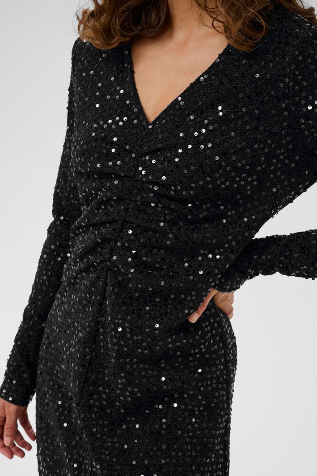 CULTURE Tamera Sequin Dress - Farmor Ingvarda