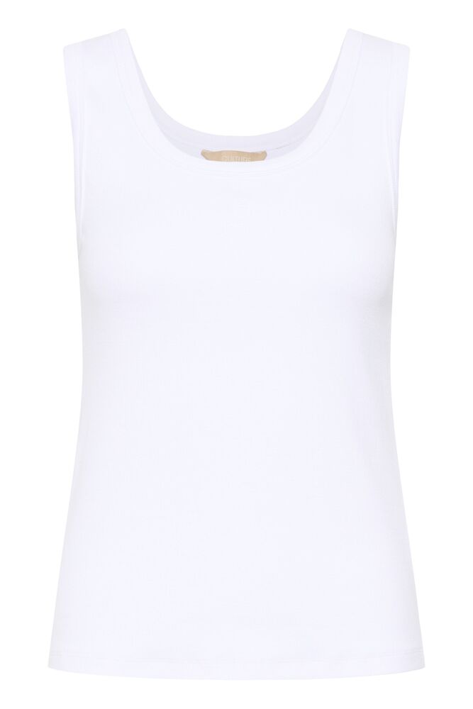 Kvinne i hvit CULTURE Alyssa ribbet tanktop, overdel i bomull, vises fra front, casual stil, lett og komfortabel.