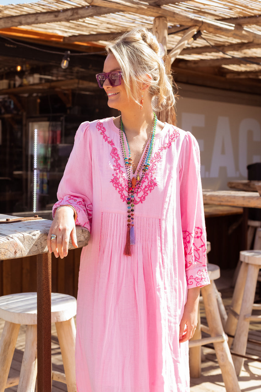 Place du soleil Long dress Pink with darkpink Embroidery Rosa