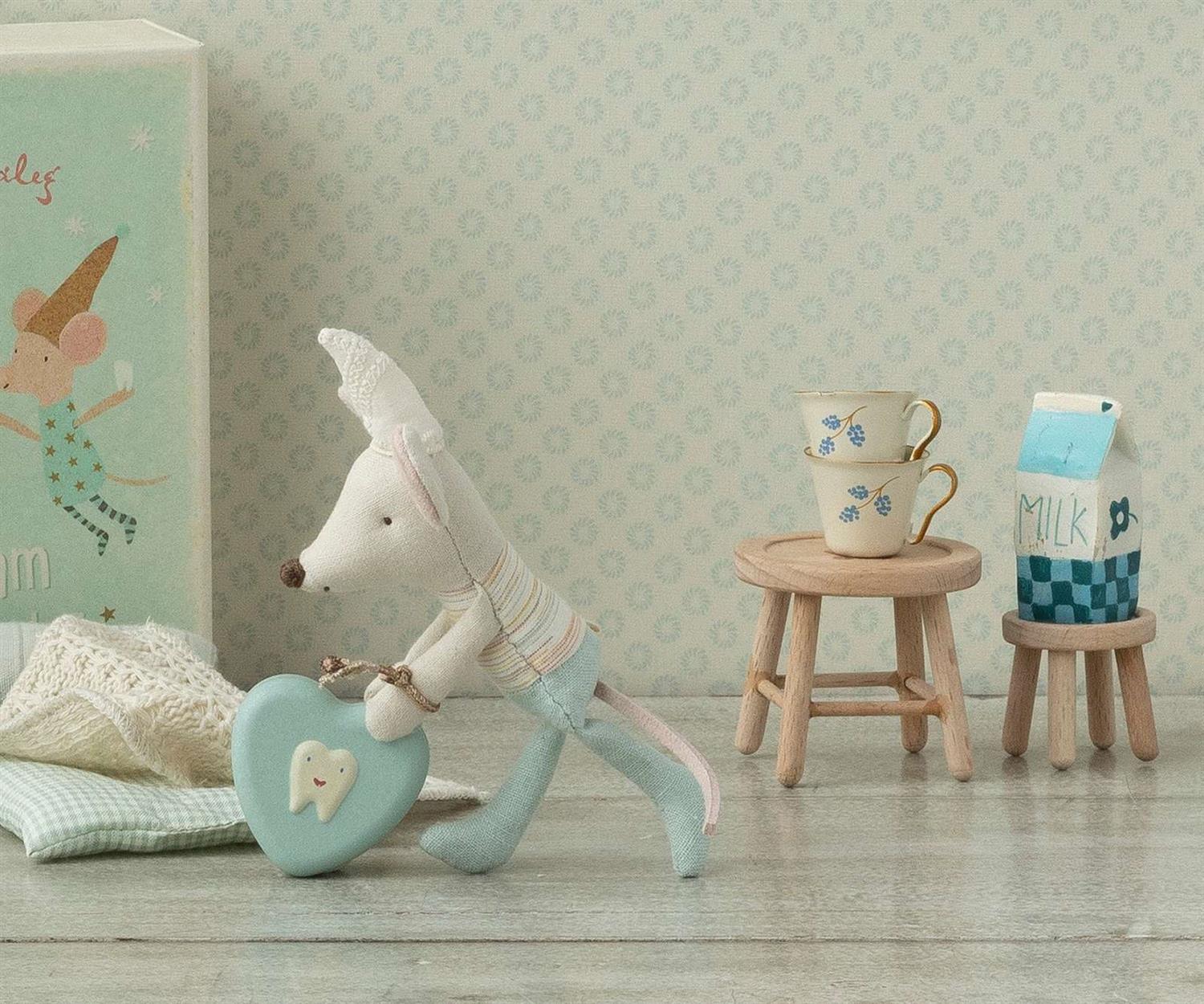 MAILEG Table and Stool Set