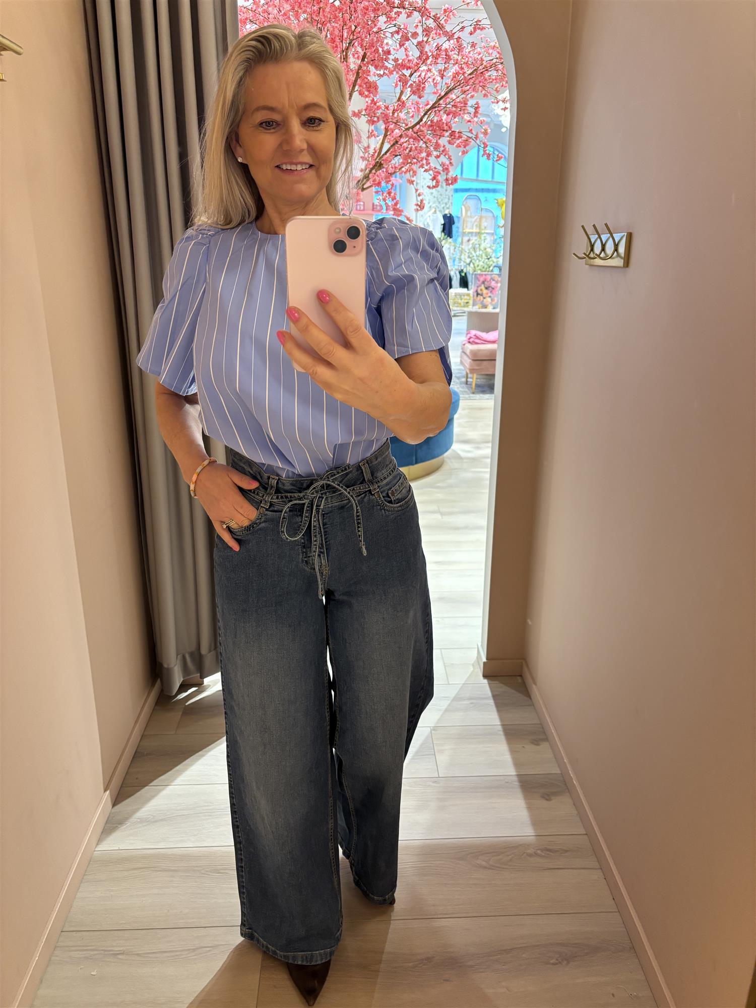 CULTURE Tali Ami Jeans