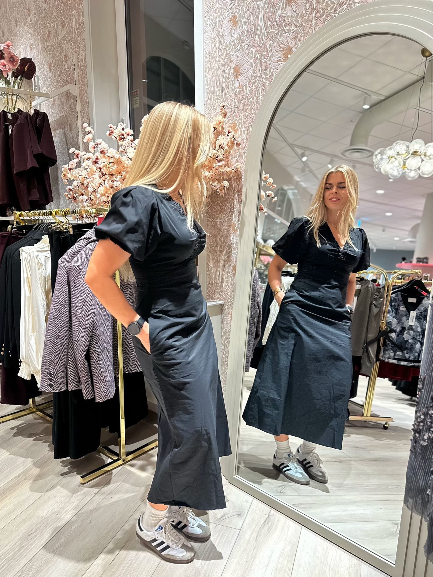 NEO NOIR Illana Poplin dress Black Sort - Farmor Ingvarda