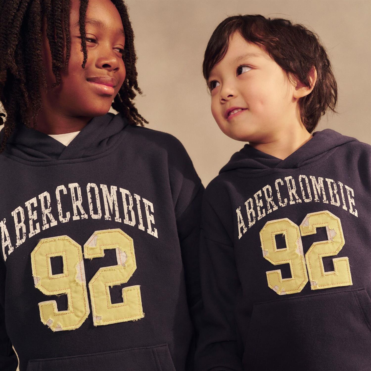 ABERCROMBIE & FITCH Hettegenser Mørkeblå