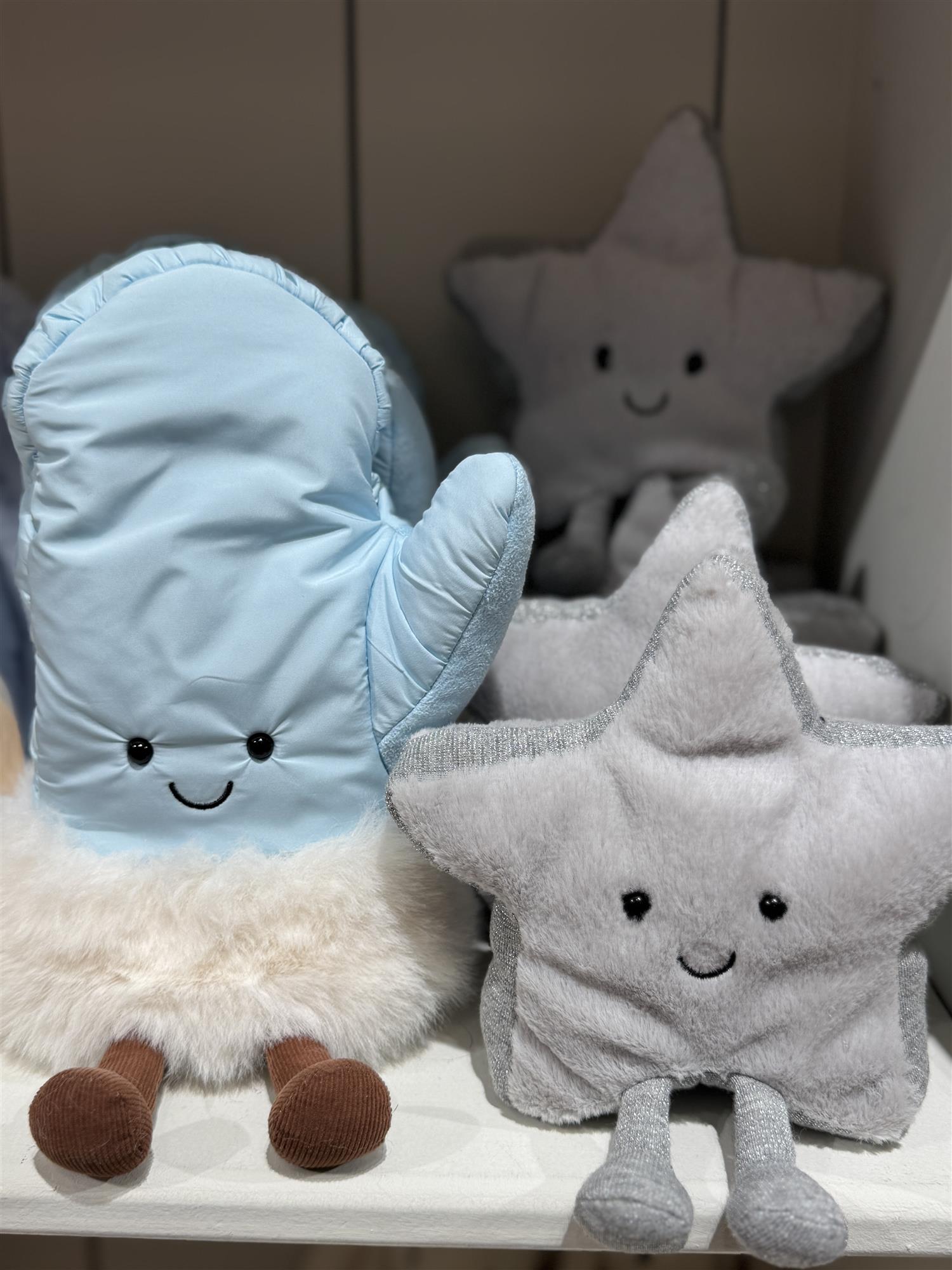 JELLYCAT Amuseables Mitten - Farmor Ingvarda