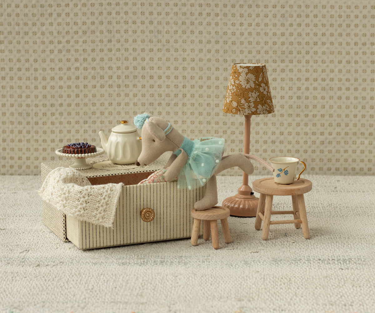 MAILEG Dance mouse in daybed,Little sister - Farmor Ingvarda