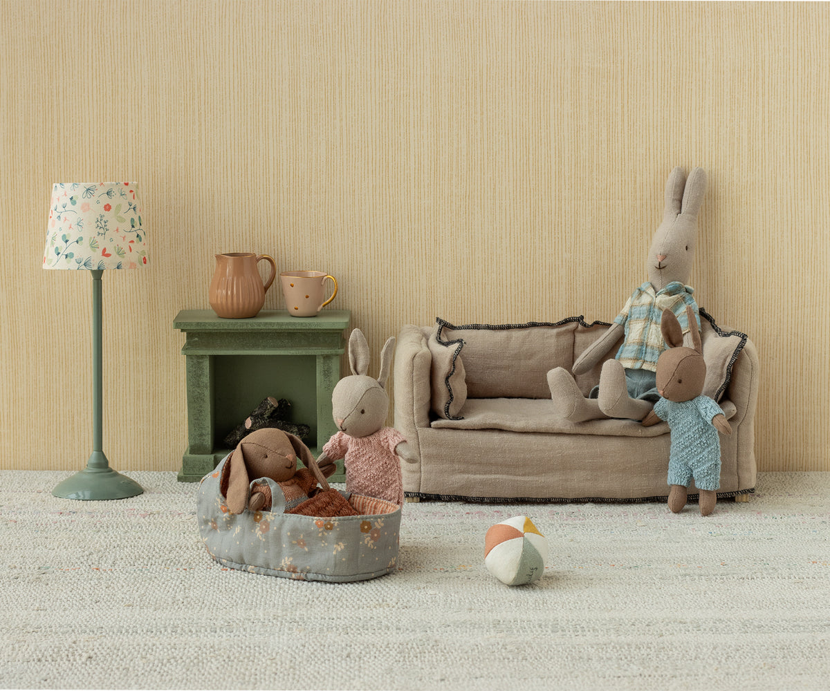 MAILEG Rabbit,Micro,Rose knitted suit - Farmor Ingvarda