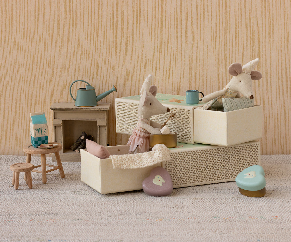 MAILEG Tooth fairy mouse in matchbox,Little sister - Farmor Ingvarda