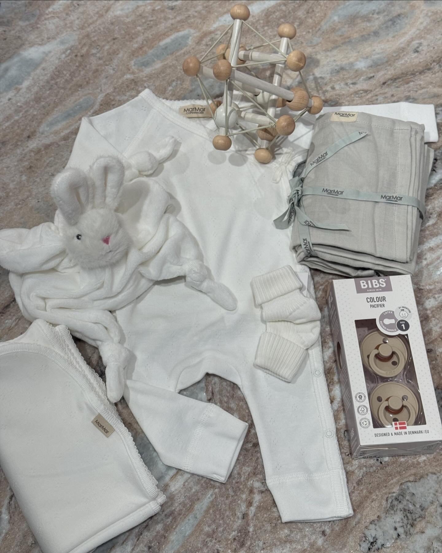 MANHATTAN TOYS Skwish rangle Krem - Farmor Ingvarda