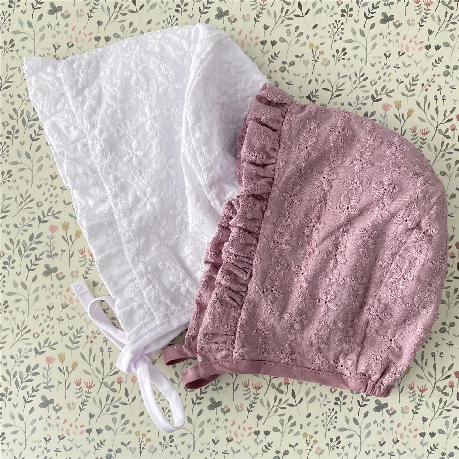 MP, LUER Flora Baby Bonnet Hvit - Farmor Ingvarda
