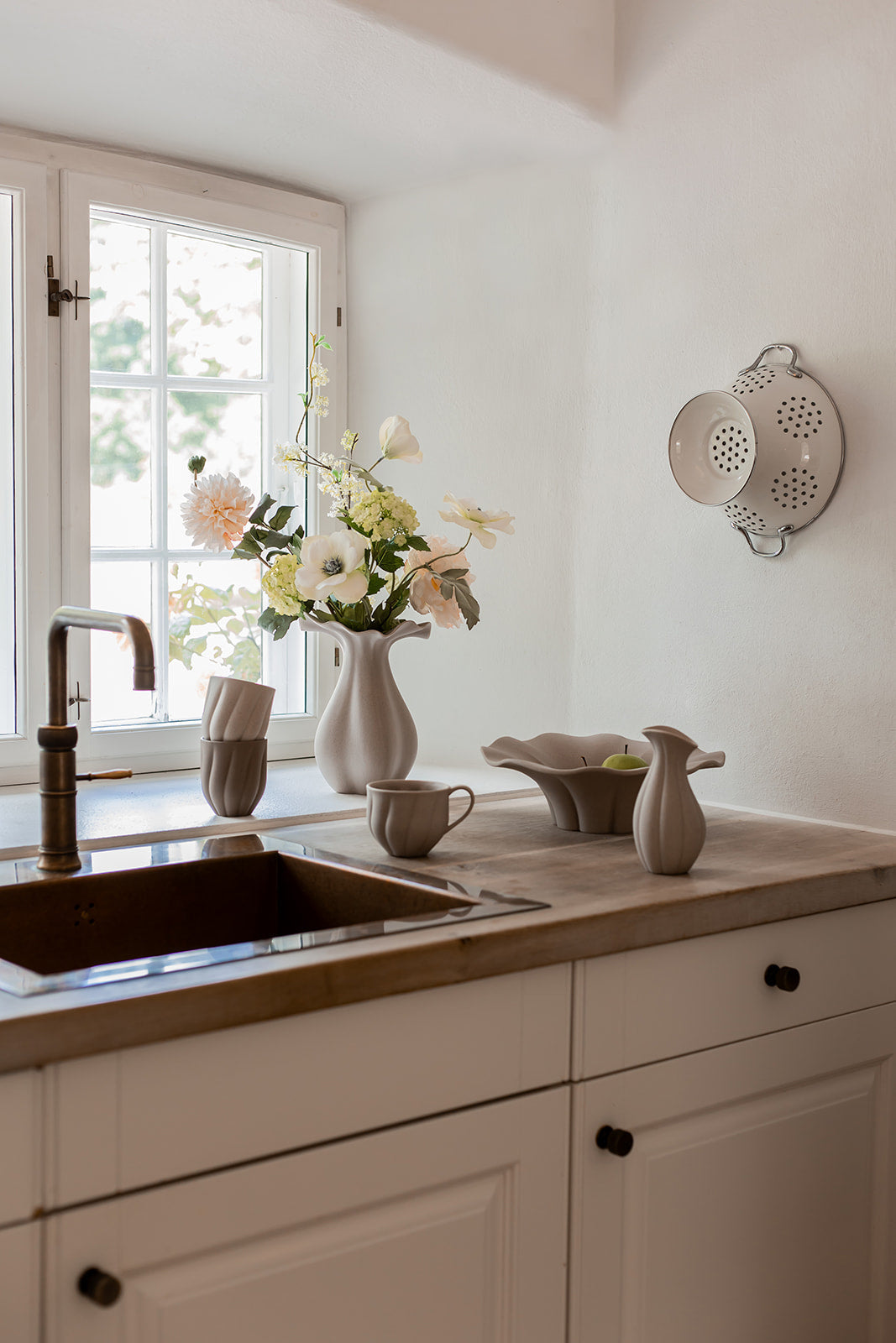 SPECKTRUM Nellie Bowl Sand - Farmor Ingvarda
