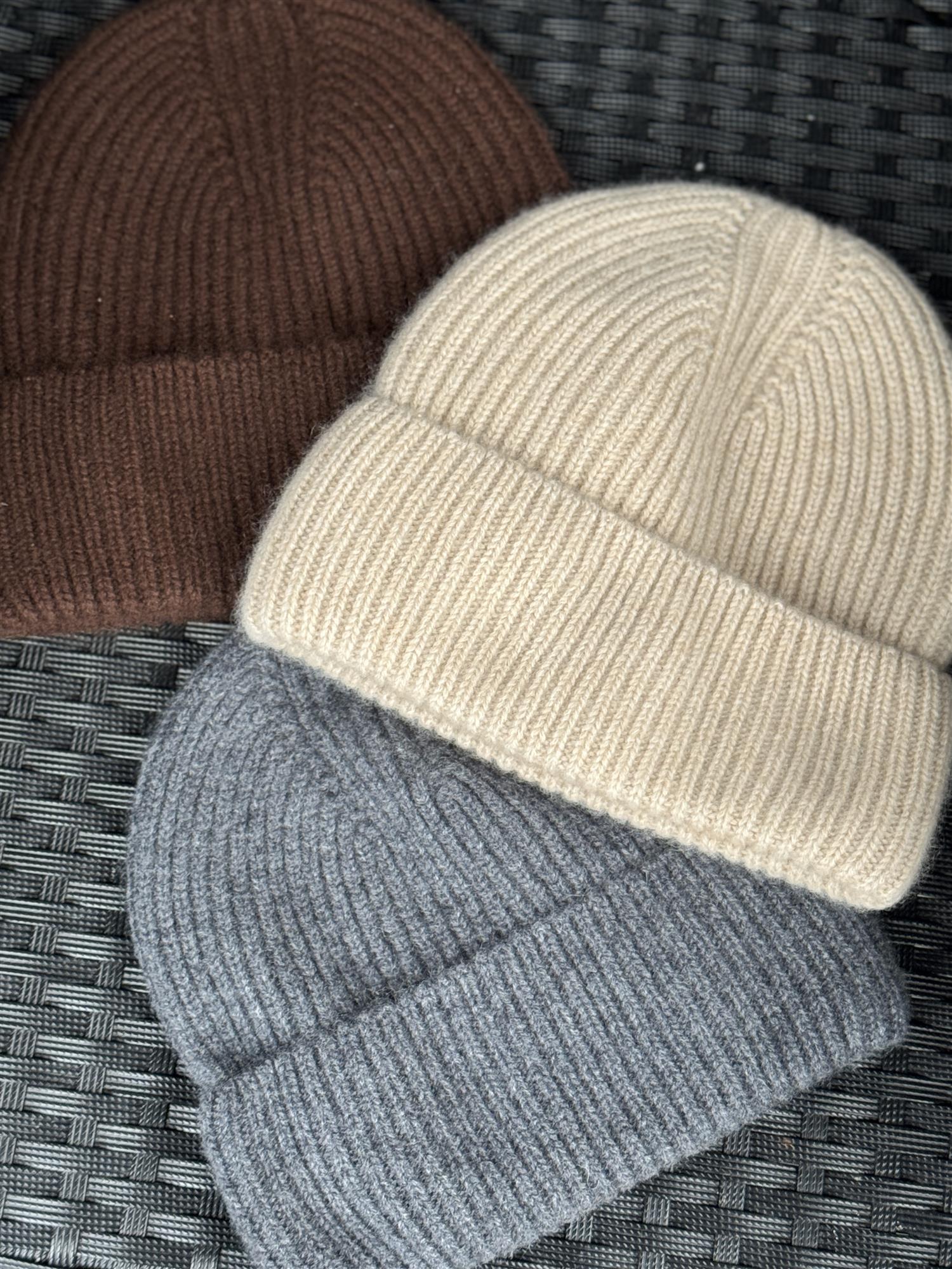SUI AVA Bobbie Cashmere Beanie Brown - Farmor Ingvarda