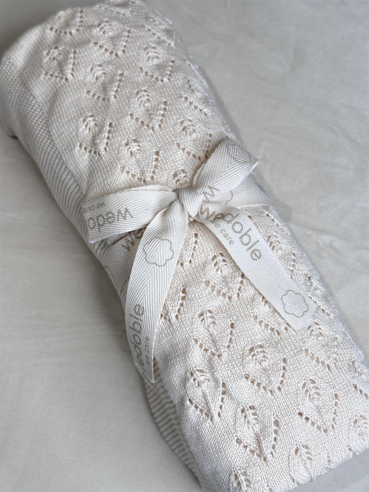 WEDOBLE Babyteppe m/heklemønster Beige - Farmor Ingvarda