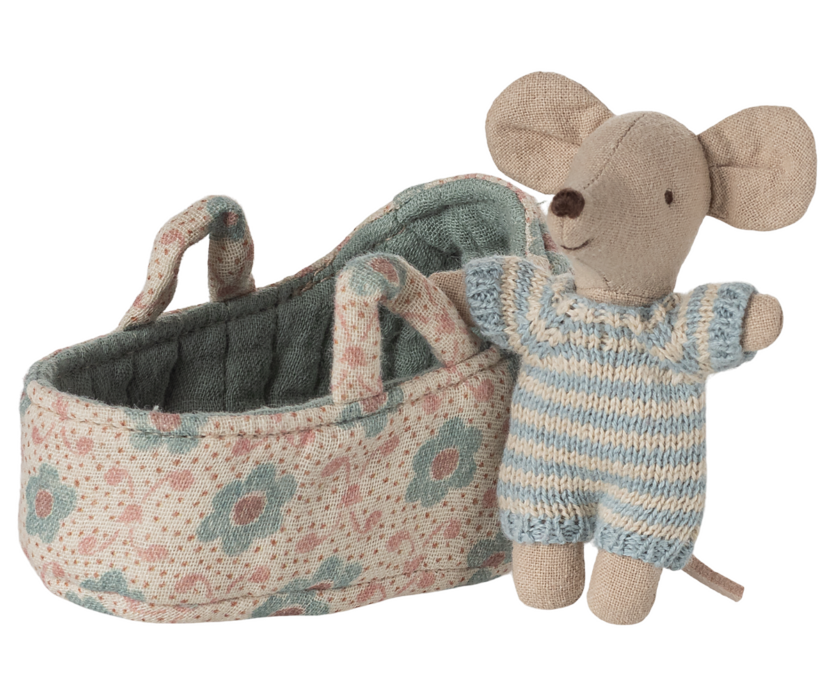 MAILEG Baby mouse in carry cot