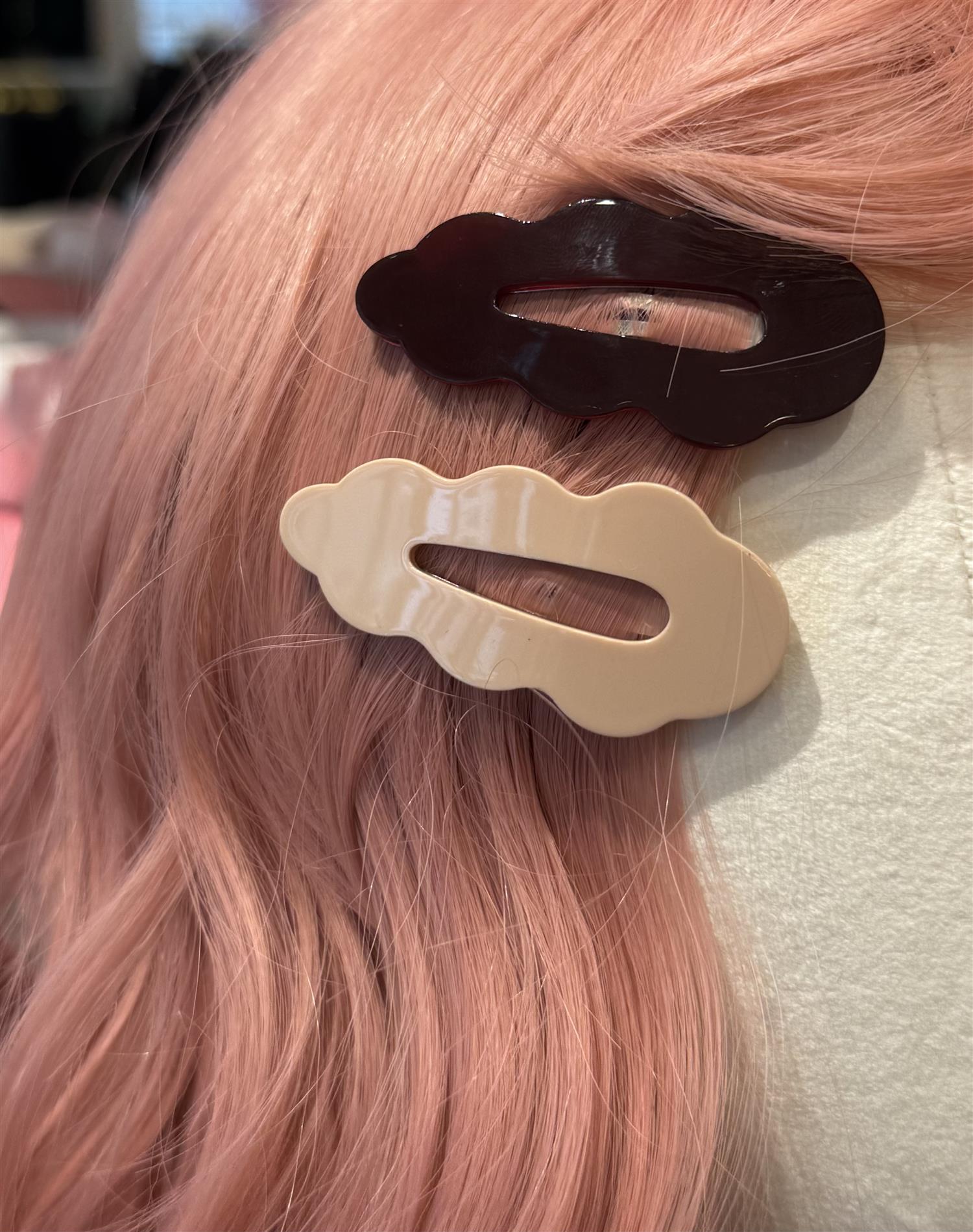 SUI AVA Wavy Harvest Buckle Clip Blush