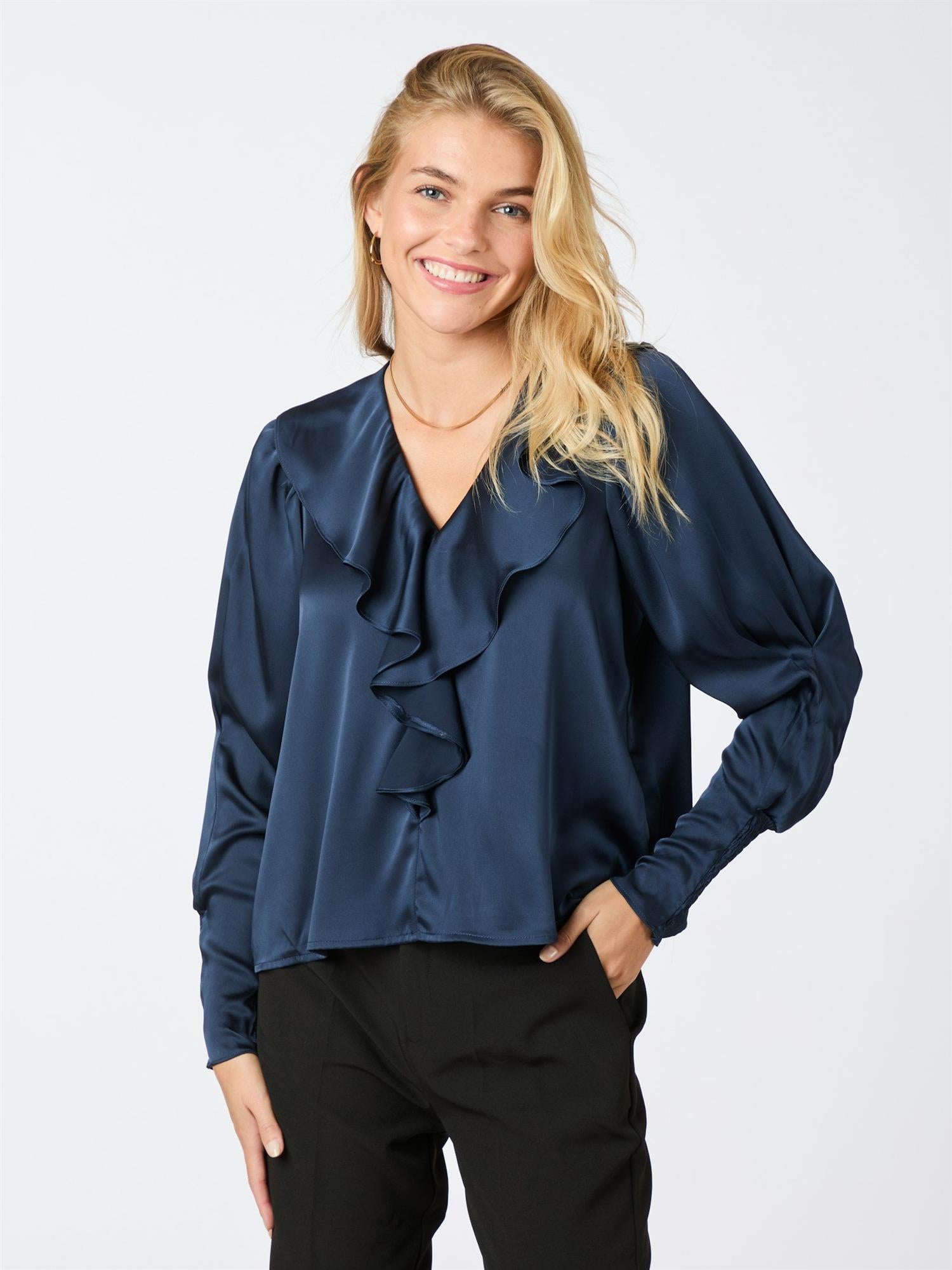 NEO NOIR Sandie Sateen Blouse Mørkeblå