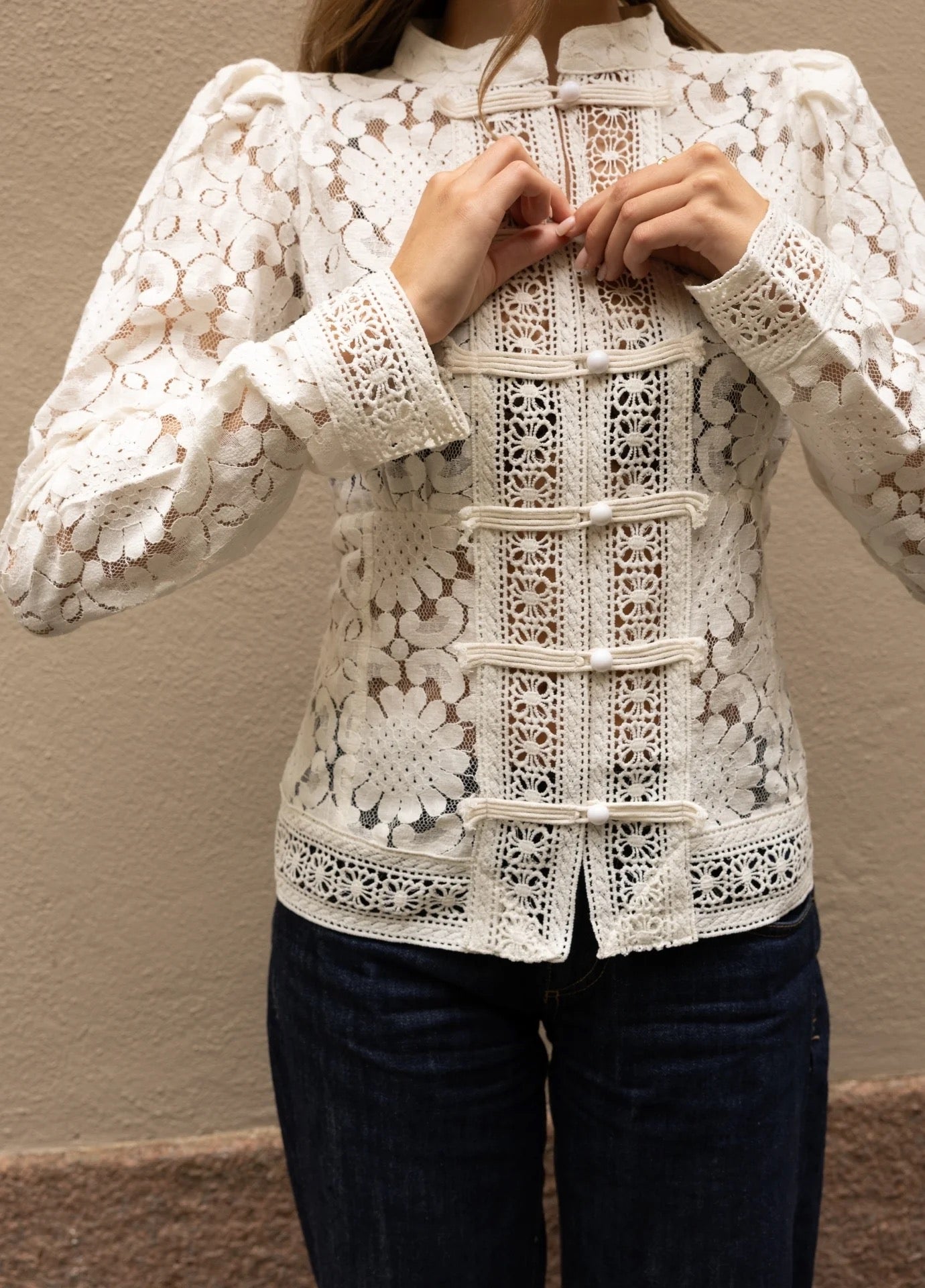 MISSMAYA Amora Blouse Chantilly Lace