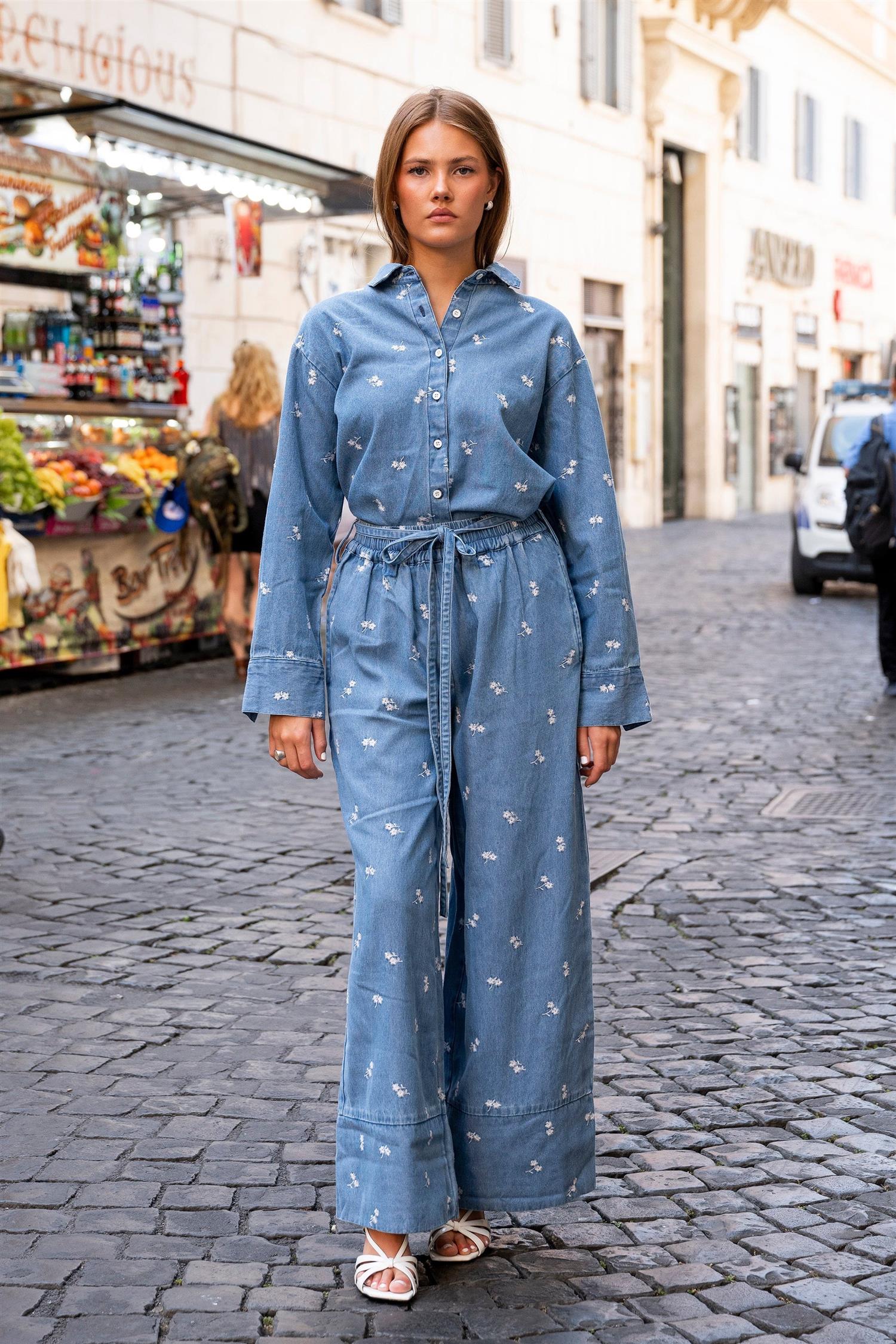 MISSMAYA Elida Embroidered Pant Denim (PRESALE)