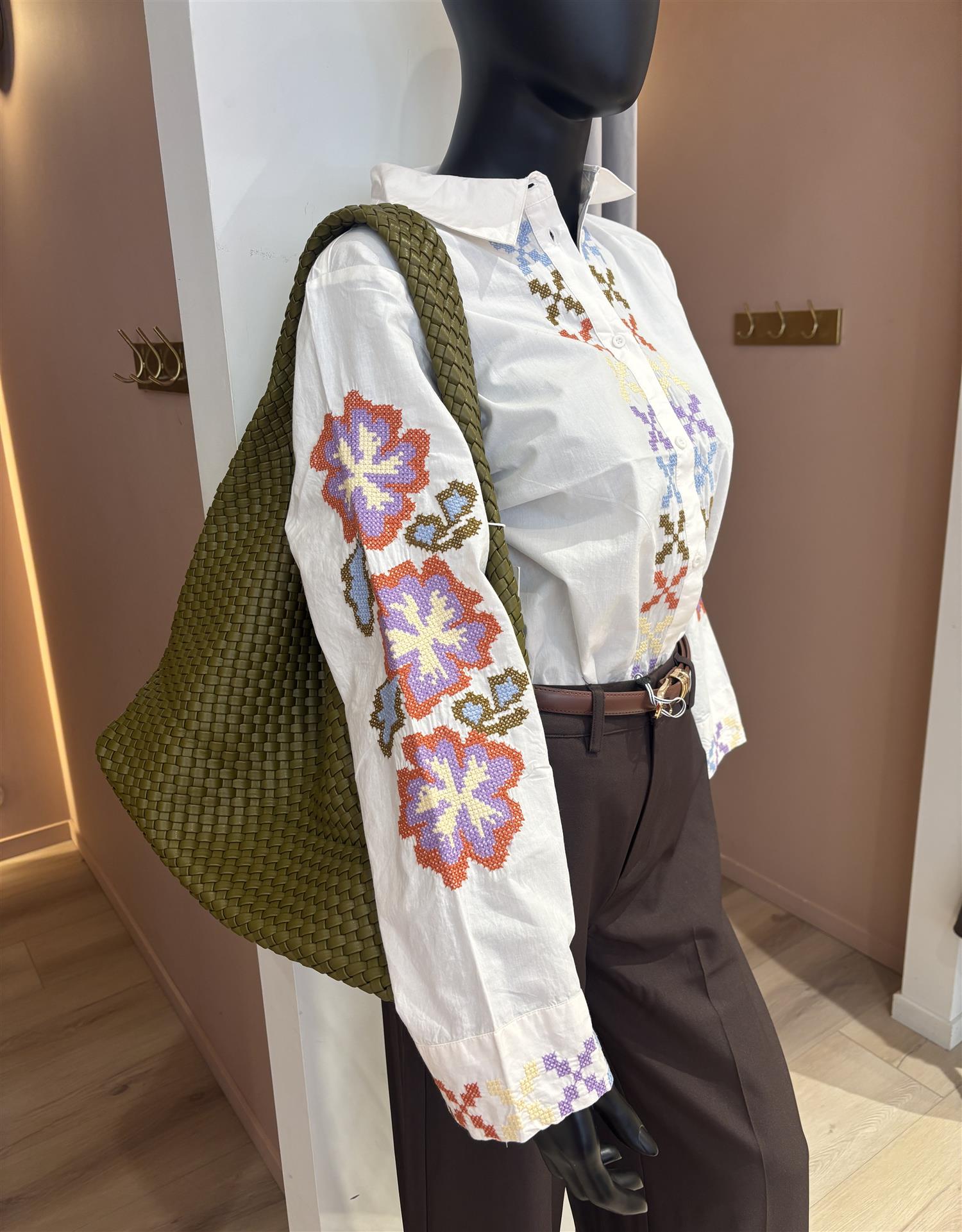 SUI AVA Woven Daily Shopper