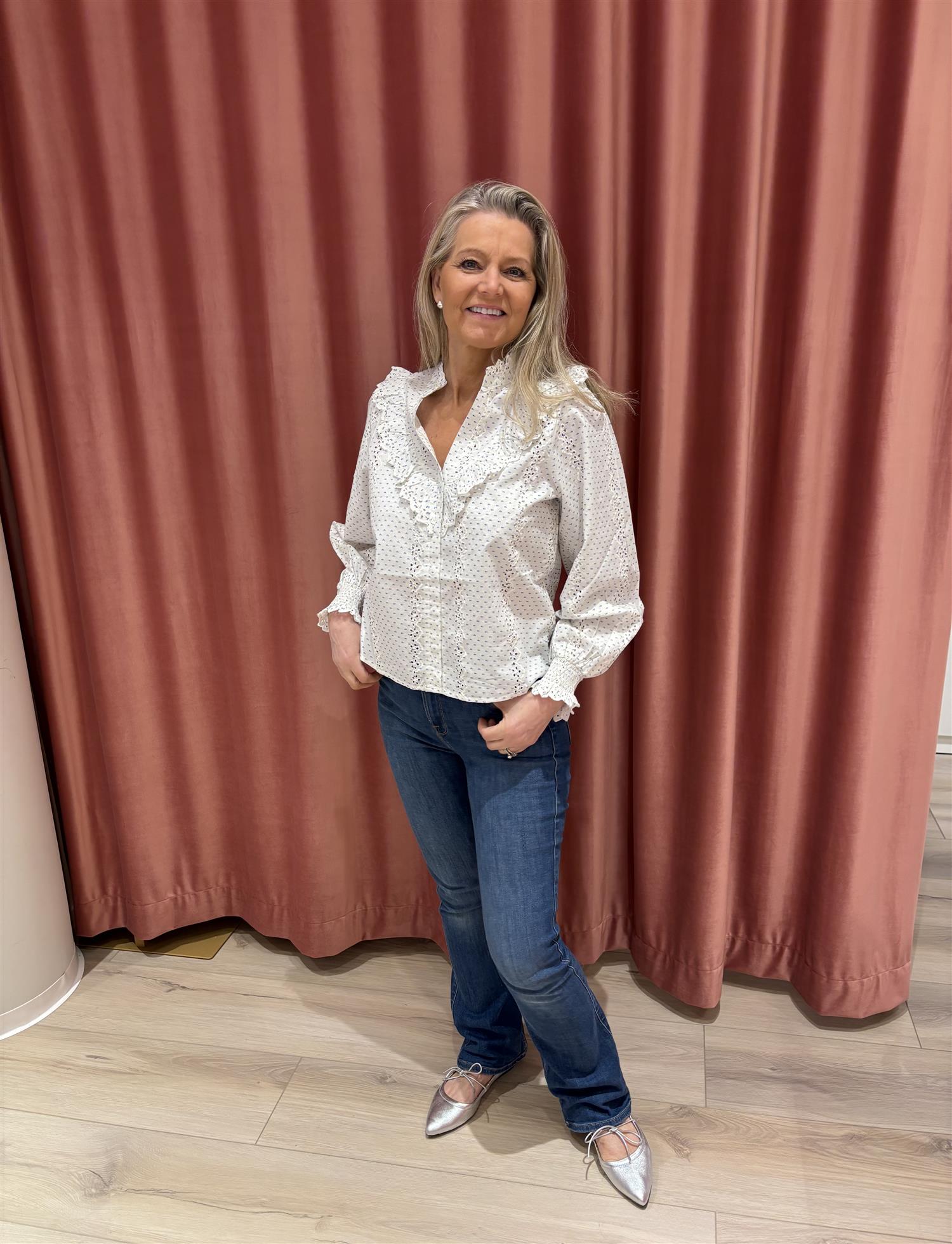 NEO NOIR Degas Embroidery Blouse Off-White