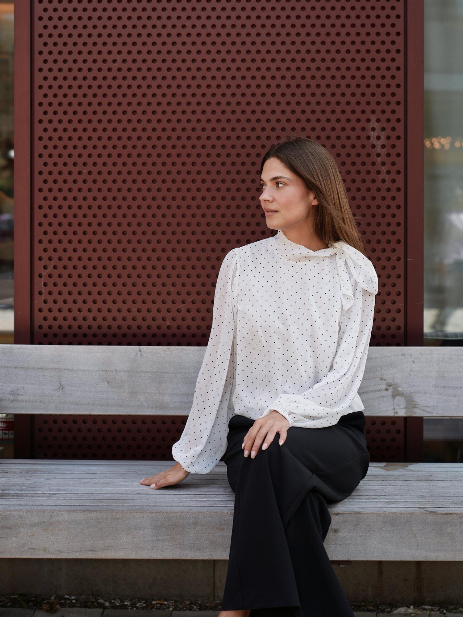 NEO NOIR Dorellie Dot Blouse