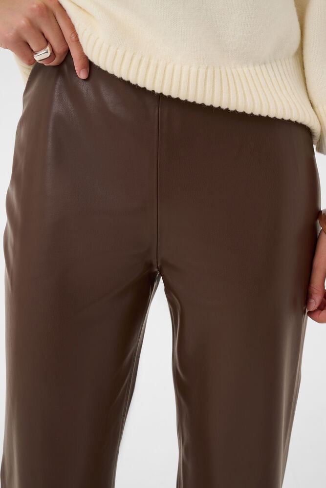 Brune Saint Tropez kvinnelige flared bukser med høyt liv, laget av mykt stoff, perfekt for casual antrekk.