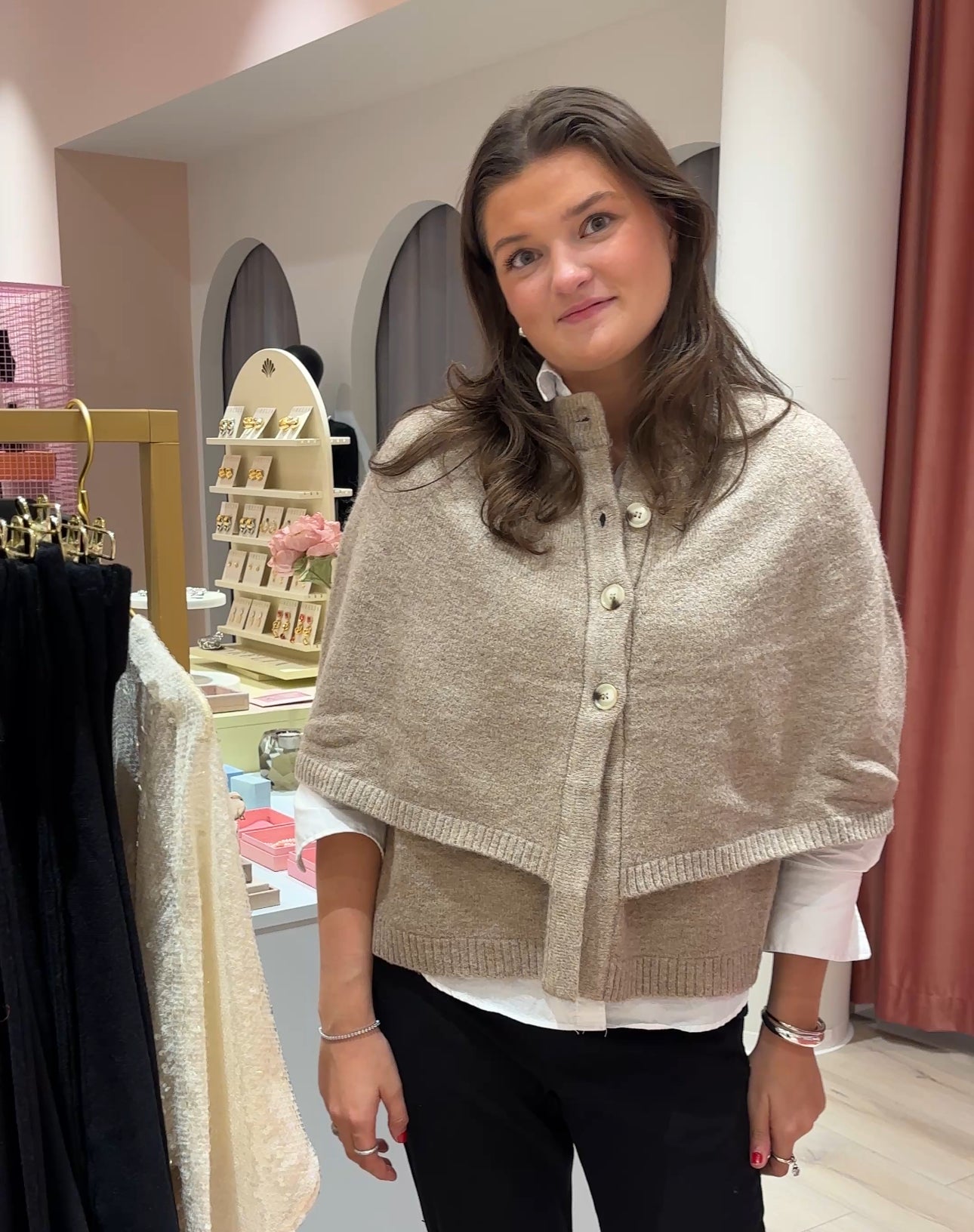 NEO NOIR Josei Double Knit Cape