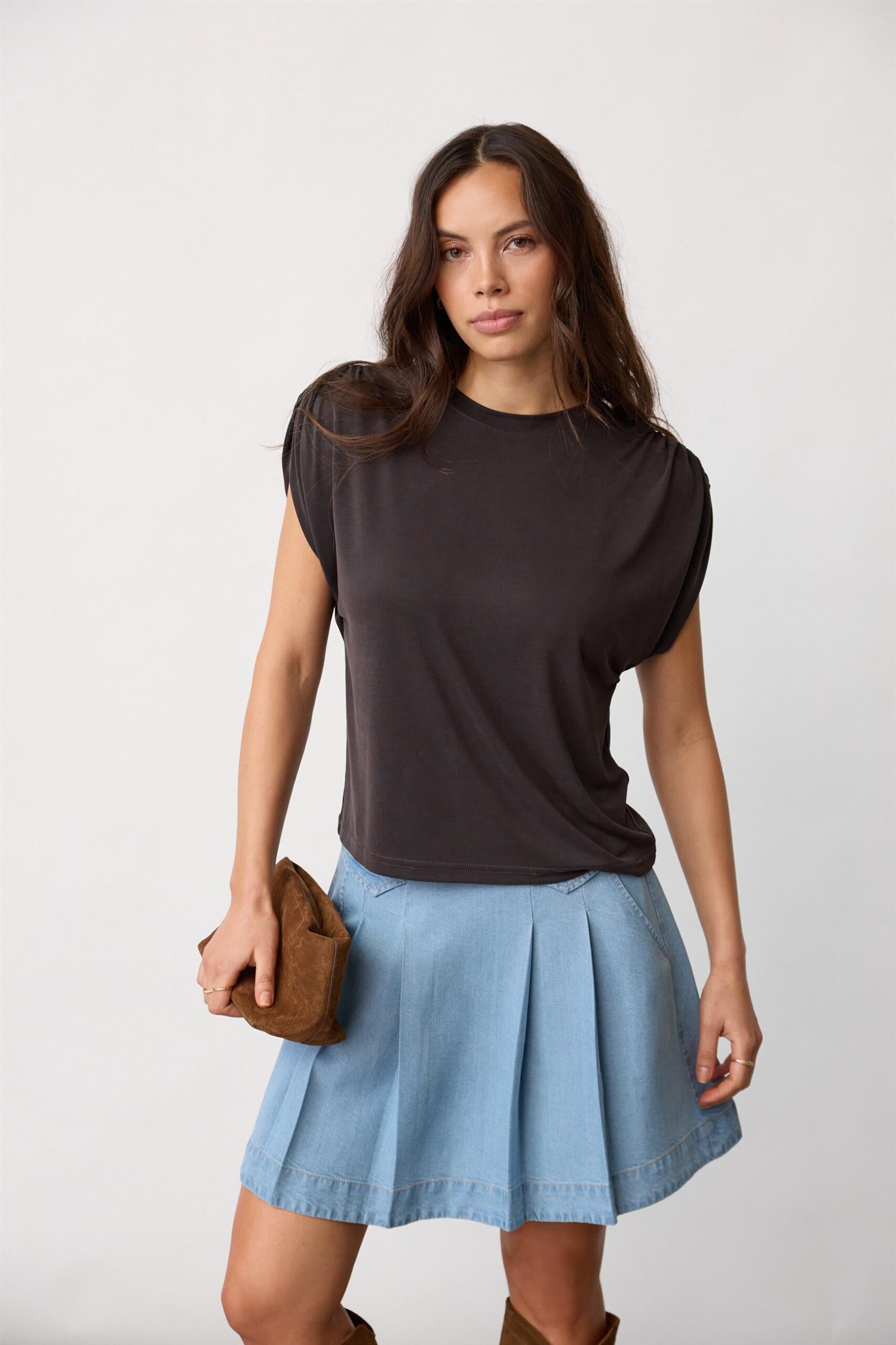 CO´ COUTURE Camilla Ruched Shoulder Tee