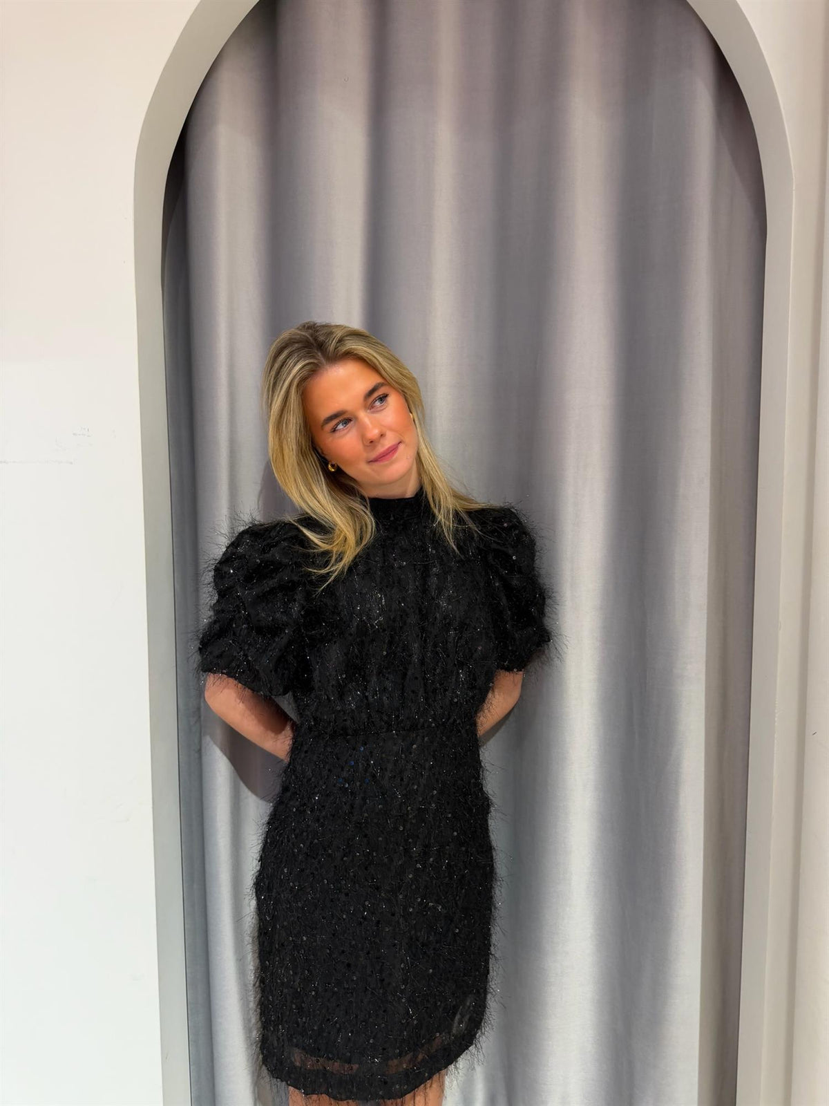 YAS Yasila 2/4 sequin kjole for dame med glitrende paljetter og elegant snitt, perfekt for festlige anledninger