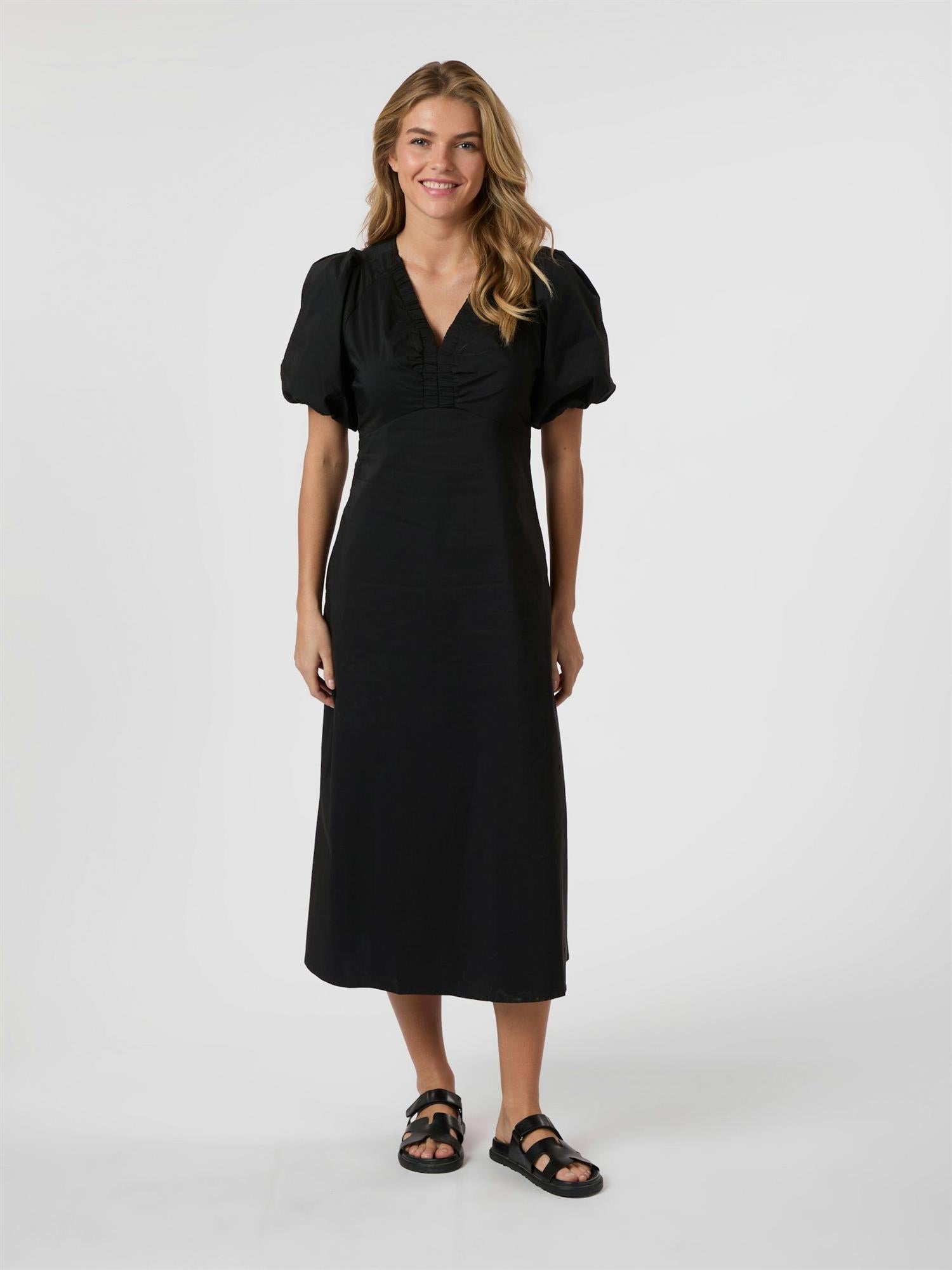 NEO NOIR Illana Poplin dress Black Sort - Farmor Ingvarda