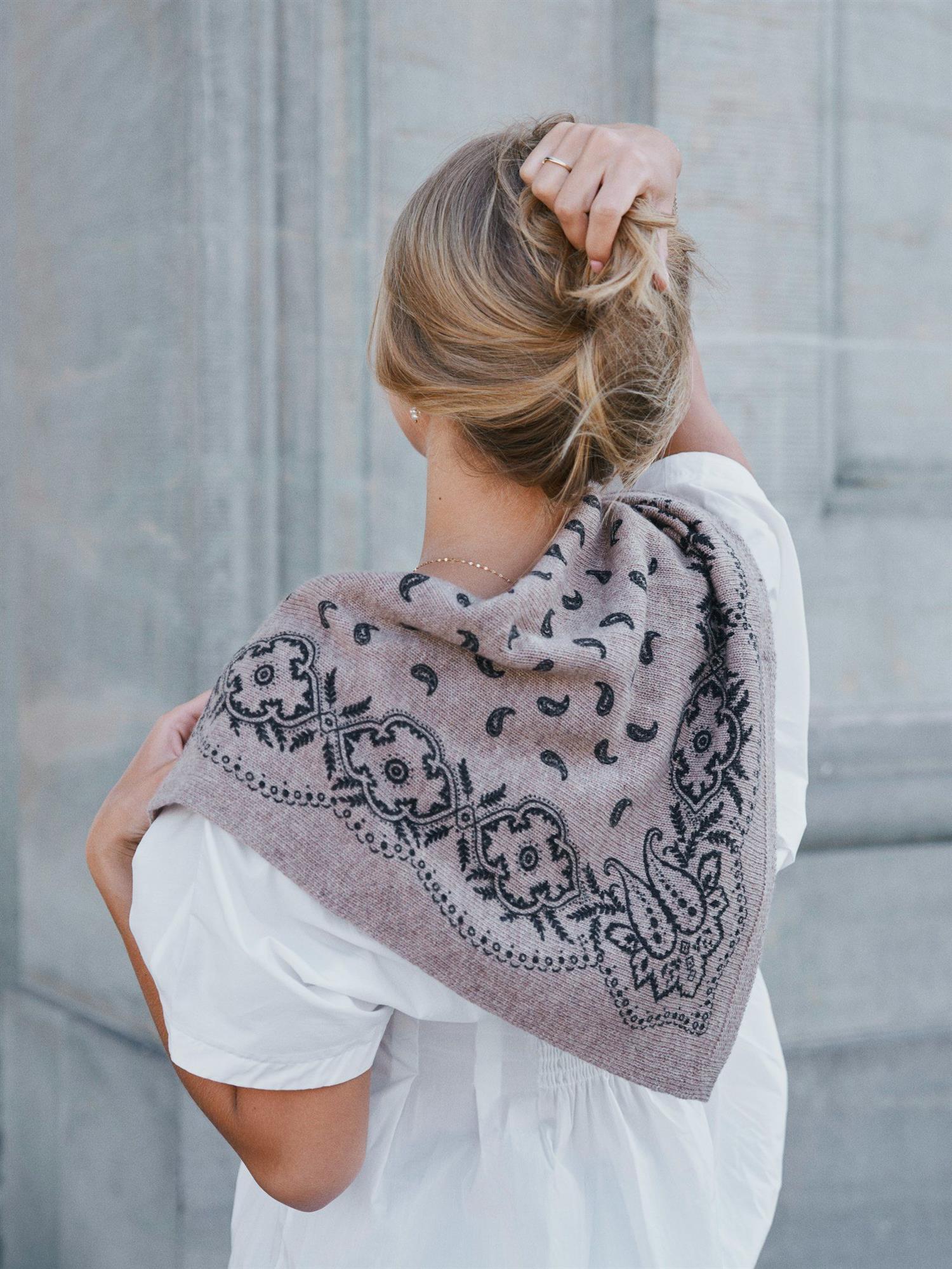 NEO NOIR Adelina Paisley Knit Scarf Beige