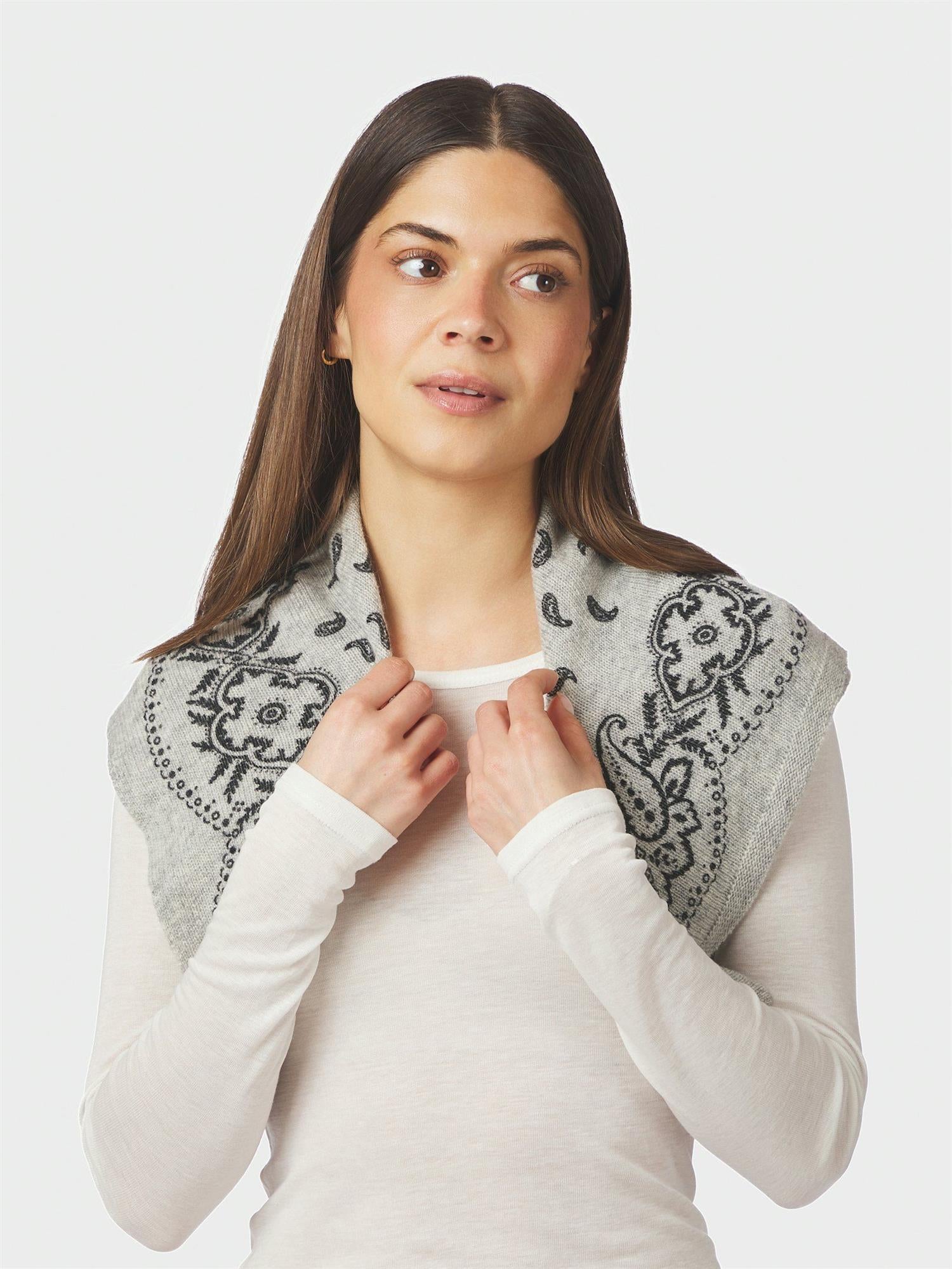 NEO NOIR Adelina Paisley Knit Scarf Grey