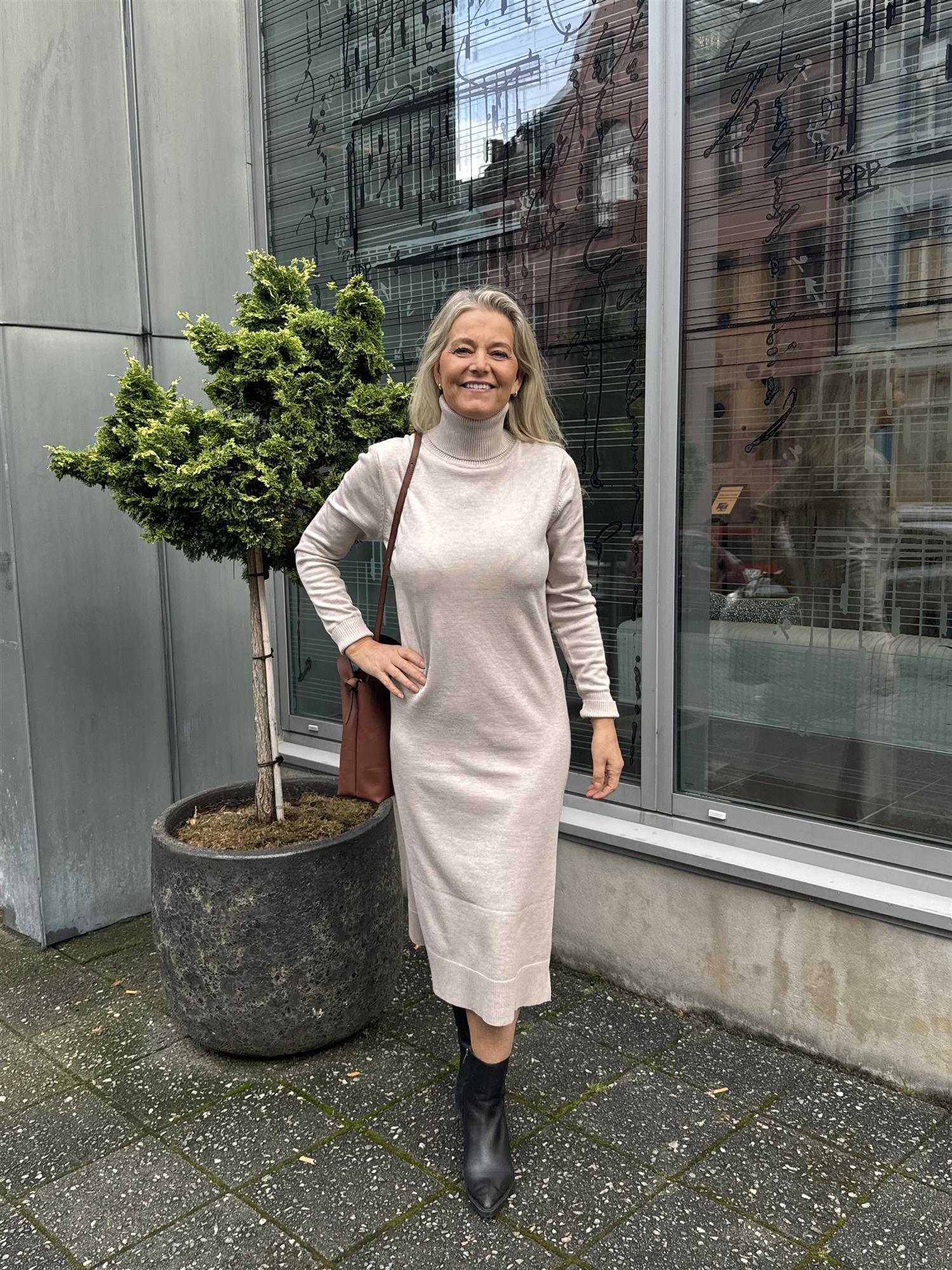 SAINT TROPEZ Mila rollneck long dress Lysegrå