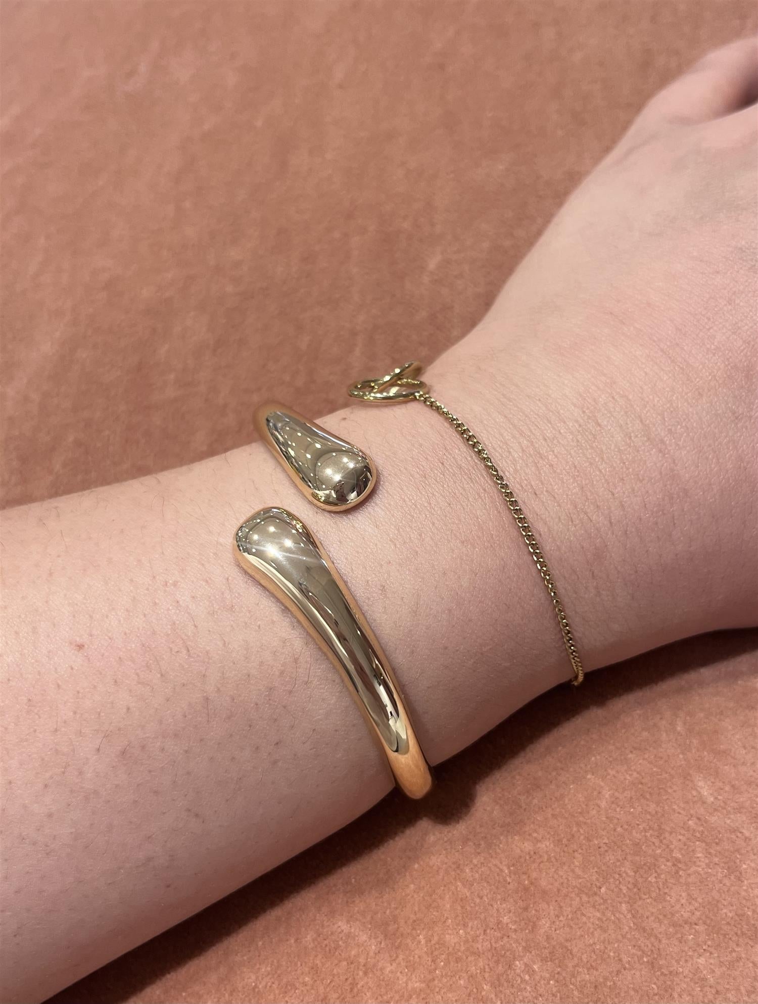 BOW 19 Twin Drop Bracelet Gold